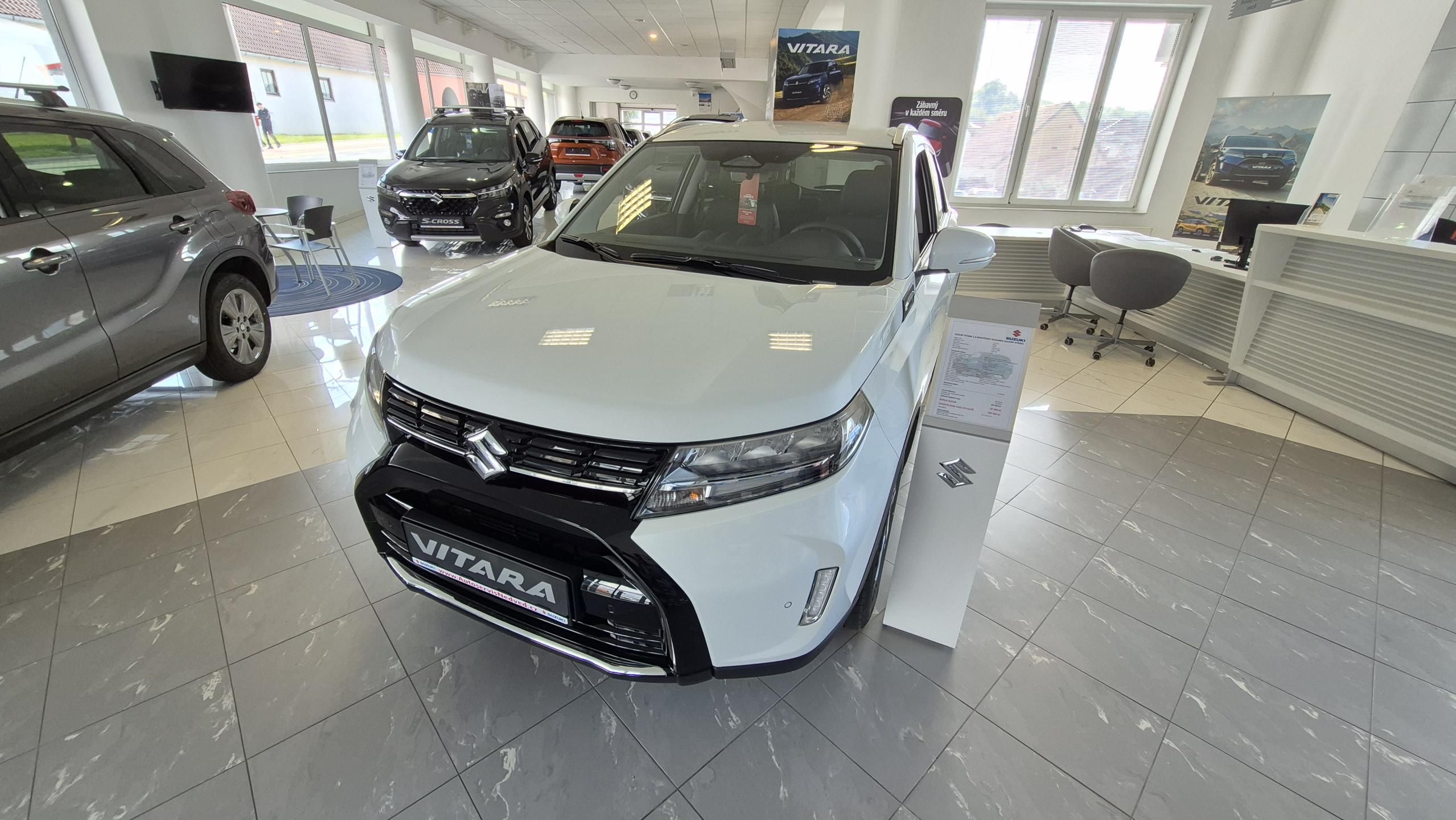 Suzuki Vitara, 1,4 Elegance Hybrid 4x4 - fotka 2
