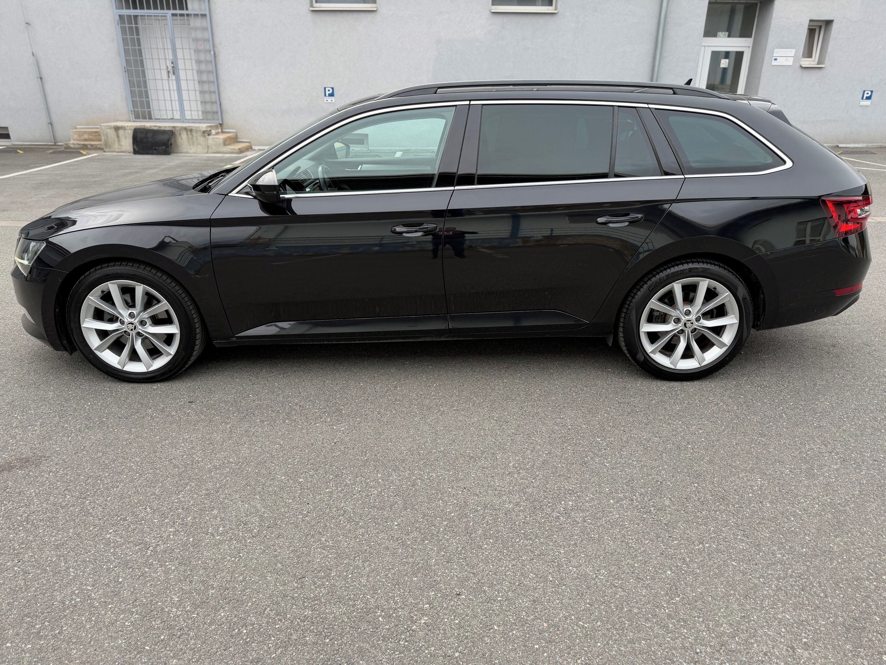 Škoda Superb, 140kw DSG 4x4 odpočet DPH - fotka 5