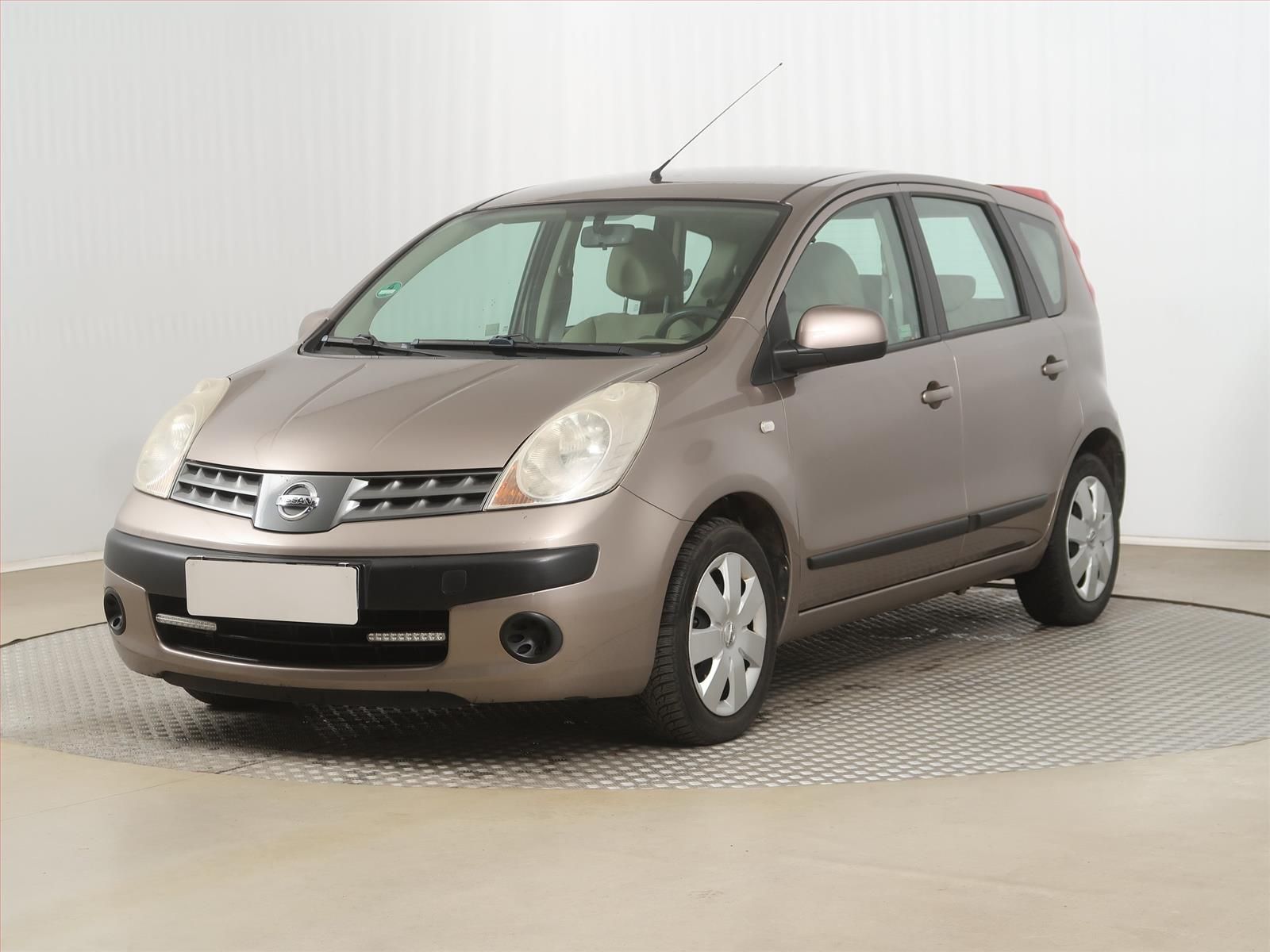 Nissan Note, 1.5 dCi, rezervace - fotka 2