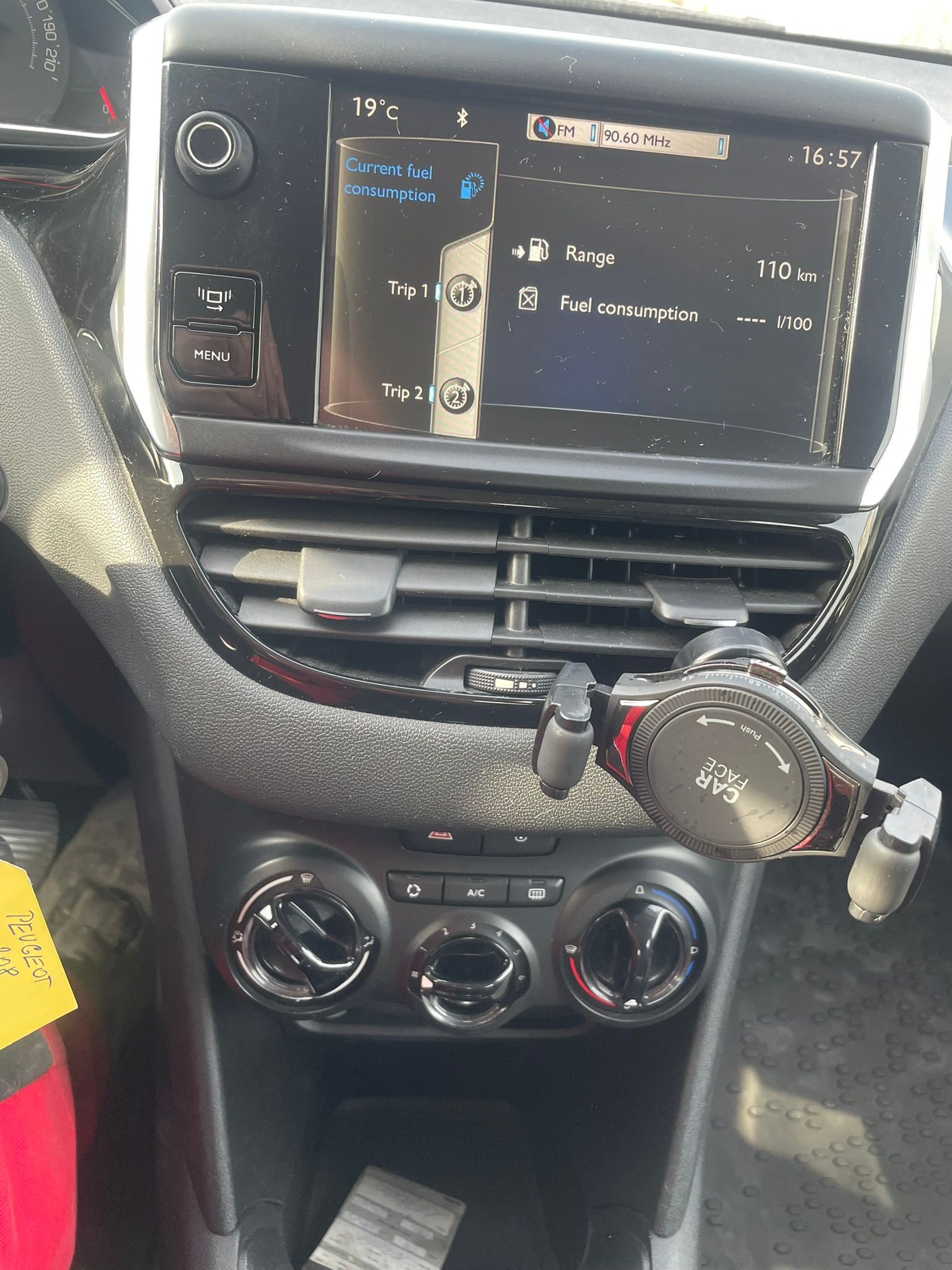 Peugeot 208, 1. majitel, klima - fotka 6