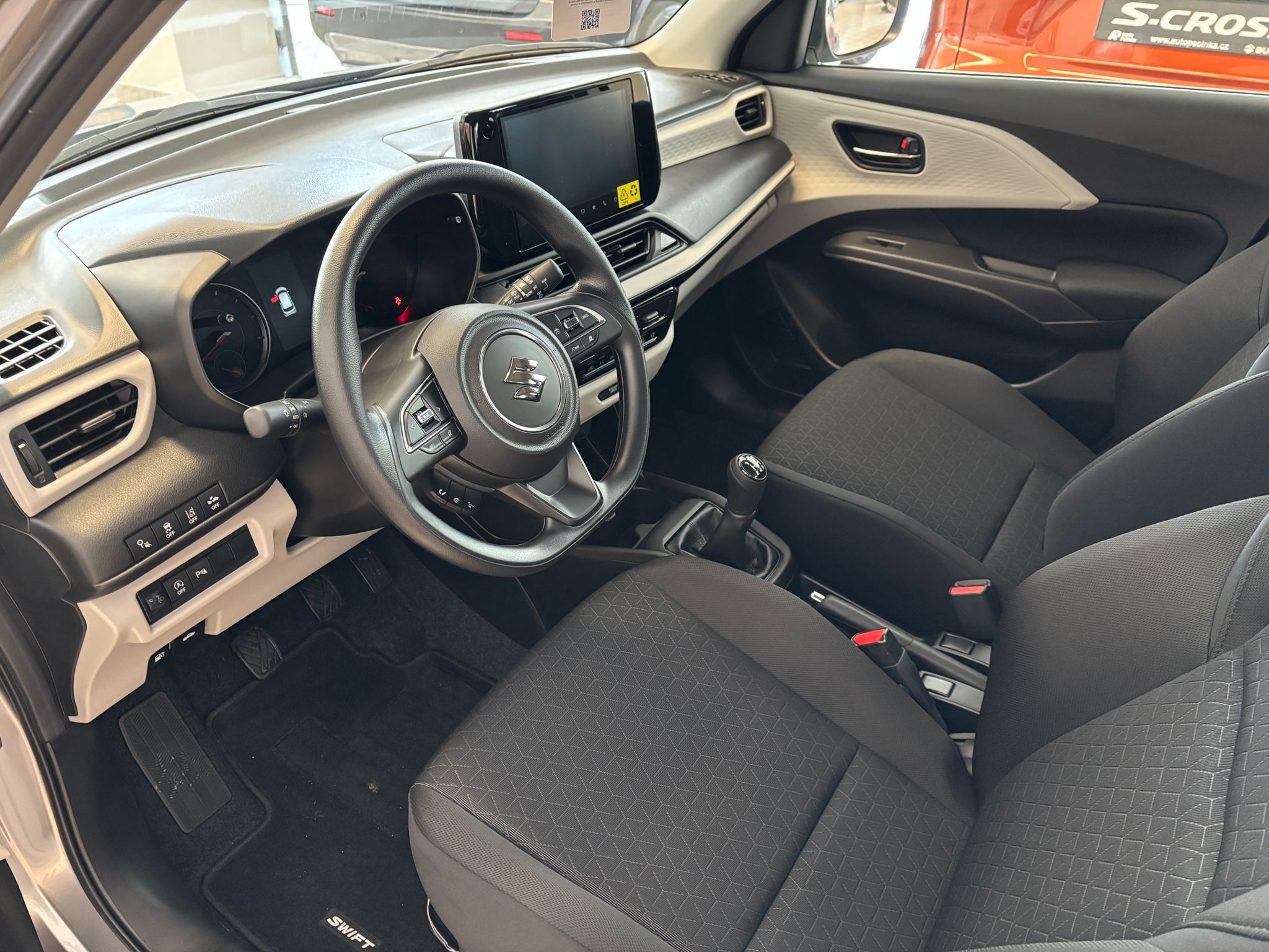 Suzuki Swift, 1,2 Comfort Hybrid - fotka 2