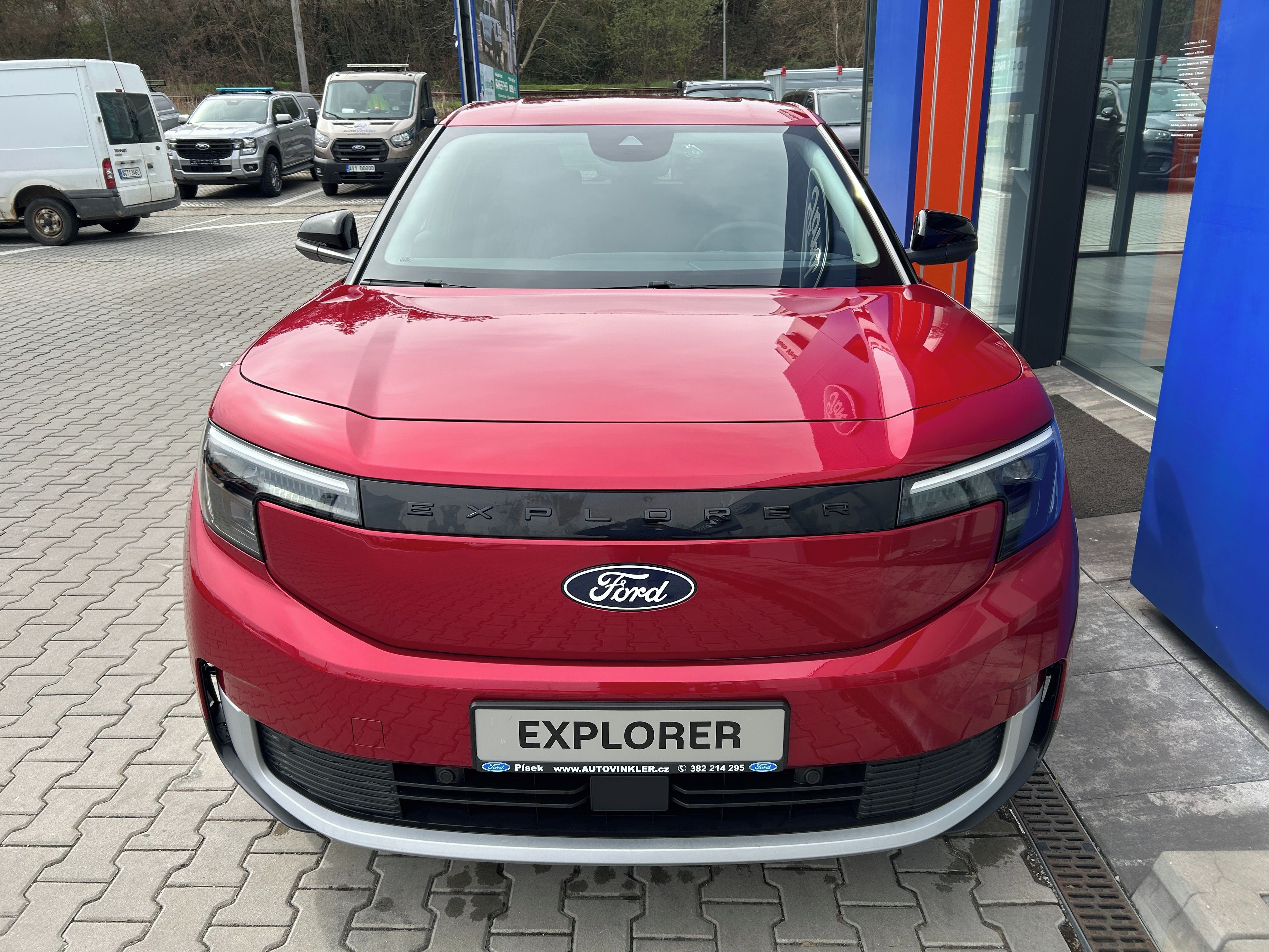 Ford Explorer, 77 kWh dojezd PREMIUM 210kW - fotka 2