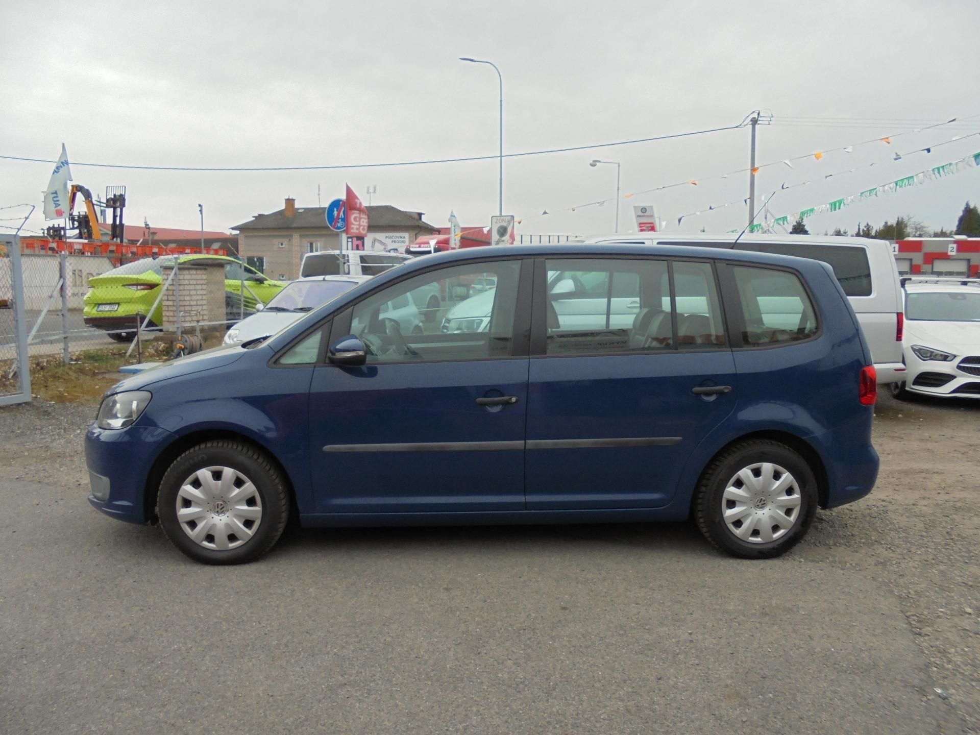 Volkswagen Touran, 1.6TDI-77kw-7MÍST-DSG-KŮŽE - fotka 4