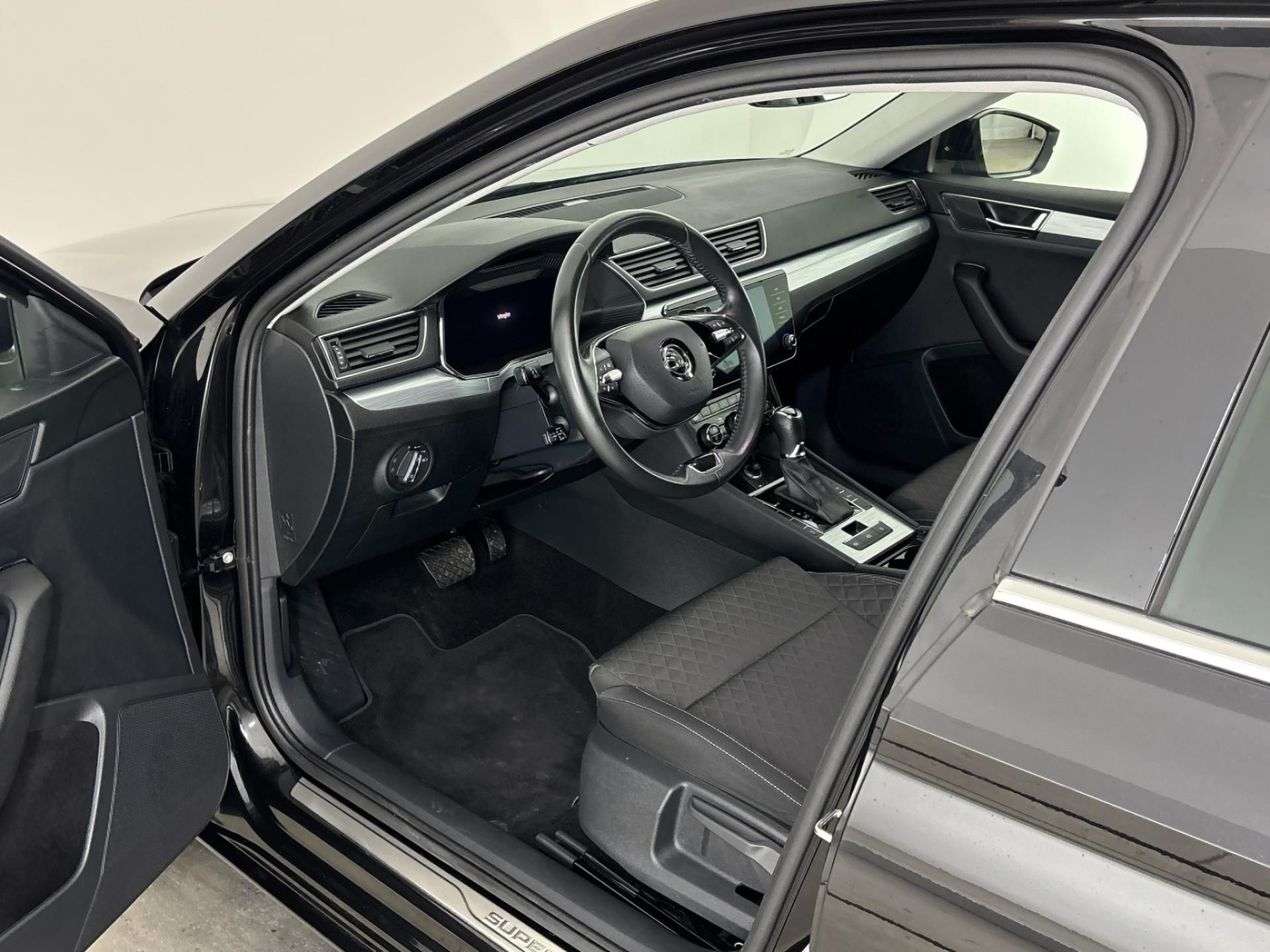 Škoda Superb, 2.0 TDI / 110 kW Ambition DSG - fotka 6