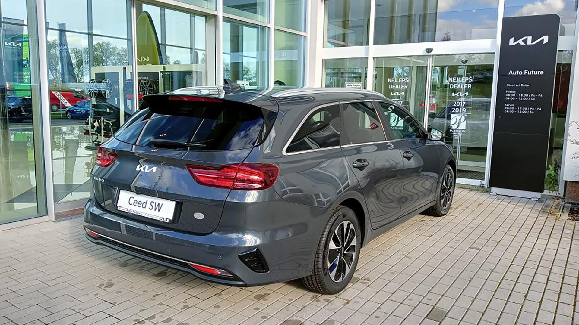 Kia Cee´d, SW 1.5 T-GDi TOP  MY25 - fotka 3