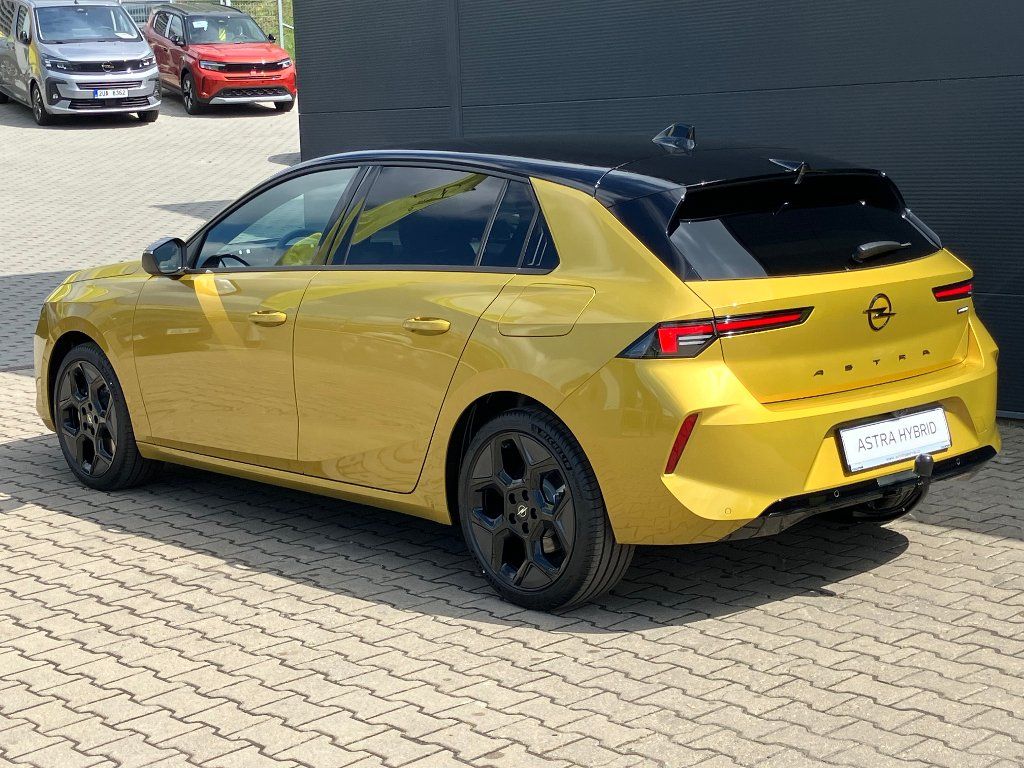 Opel Astra, ULTIMATE 1.6 PHEV (195k) AT7 - fotka 4