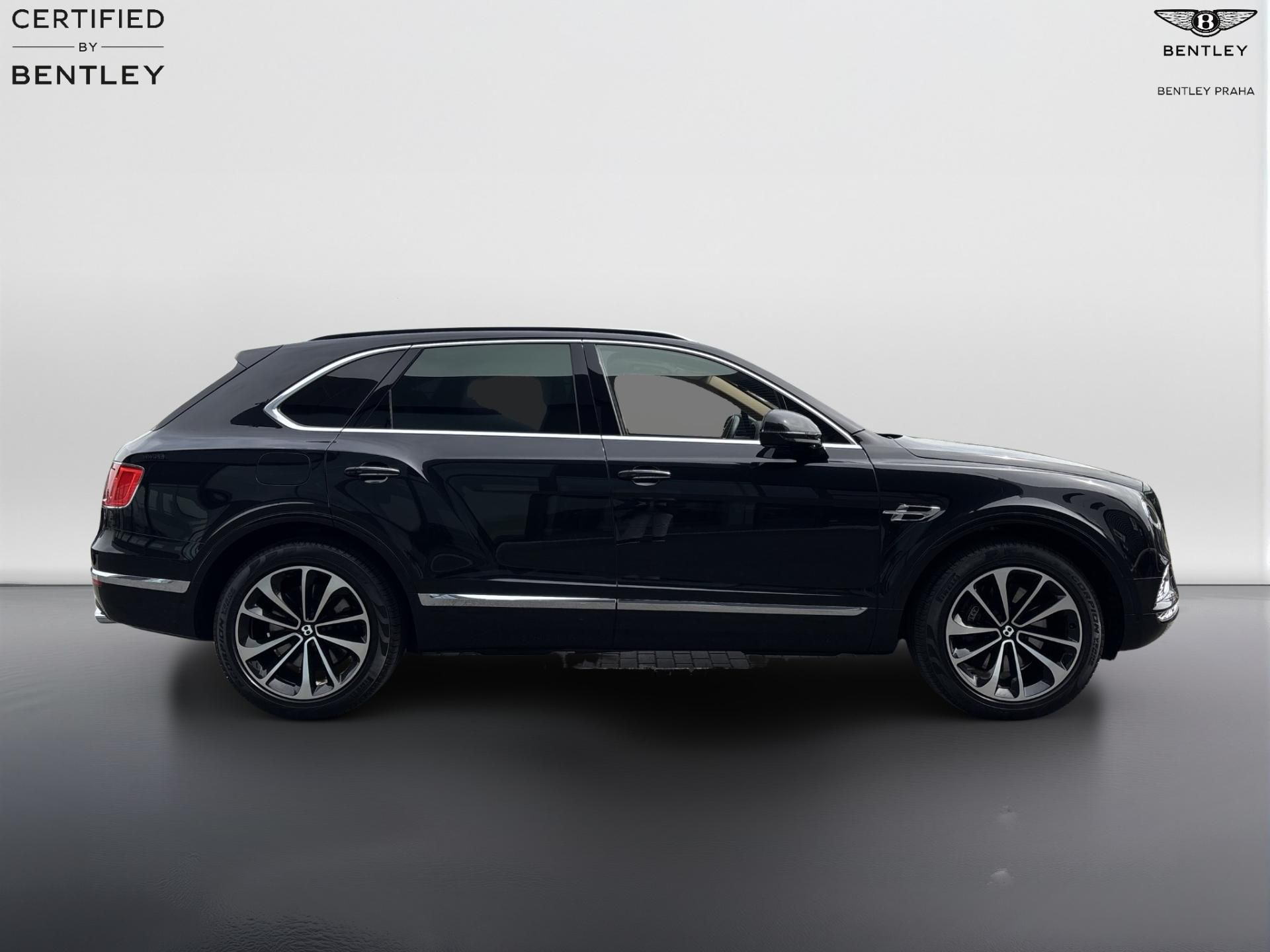Bentley Bentayga, W12 - fotka 3