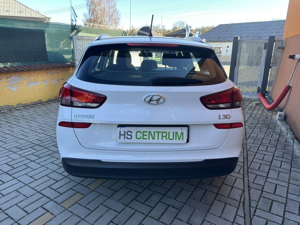 Hyundai i30, 1.6 CRDi 85kW serviska - fotka 4