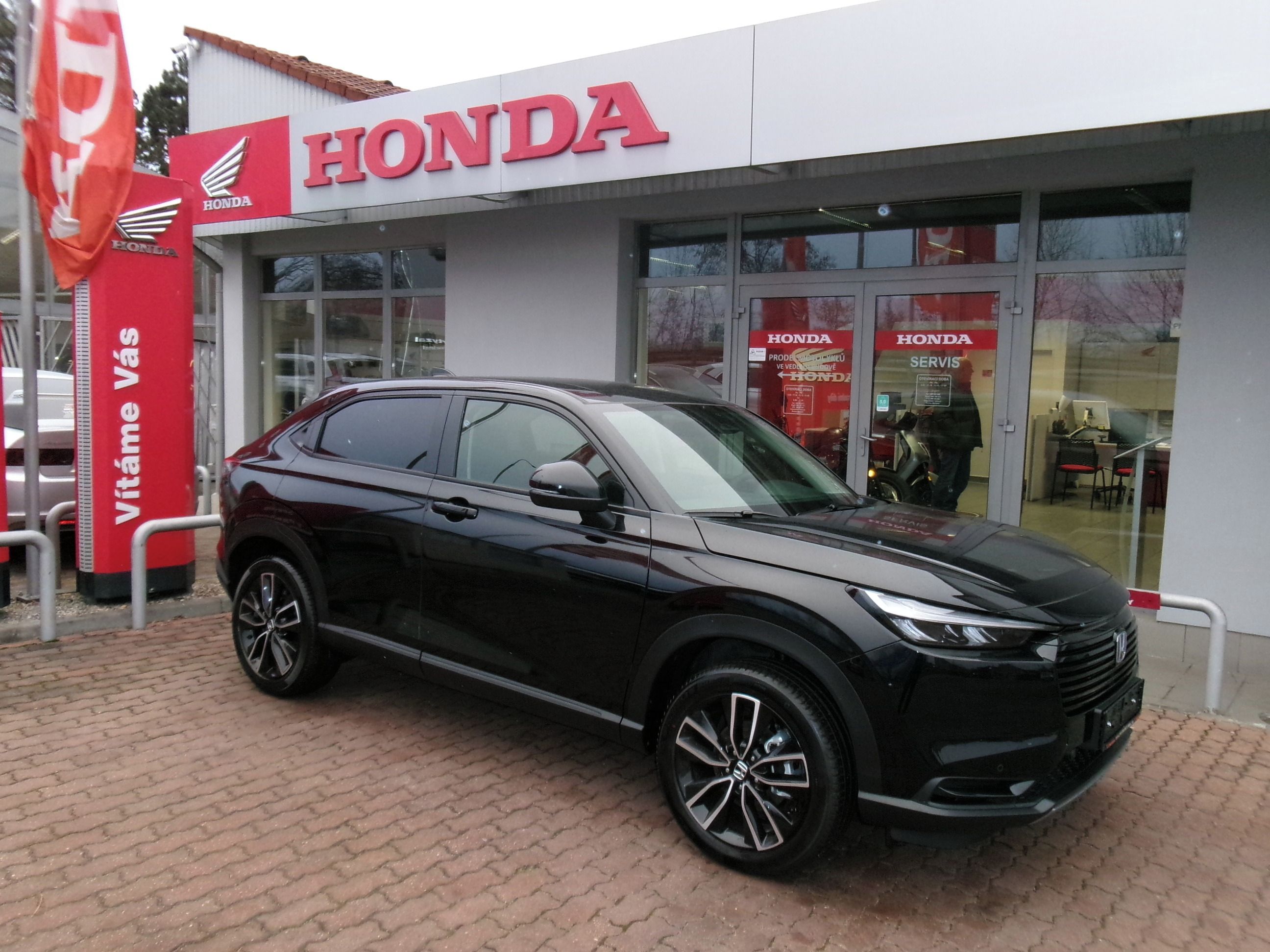 Honda HR-V, 1.5e:HEV ELEGANCE27 +NOSIČ KOL - fotka 2