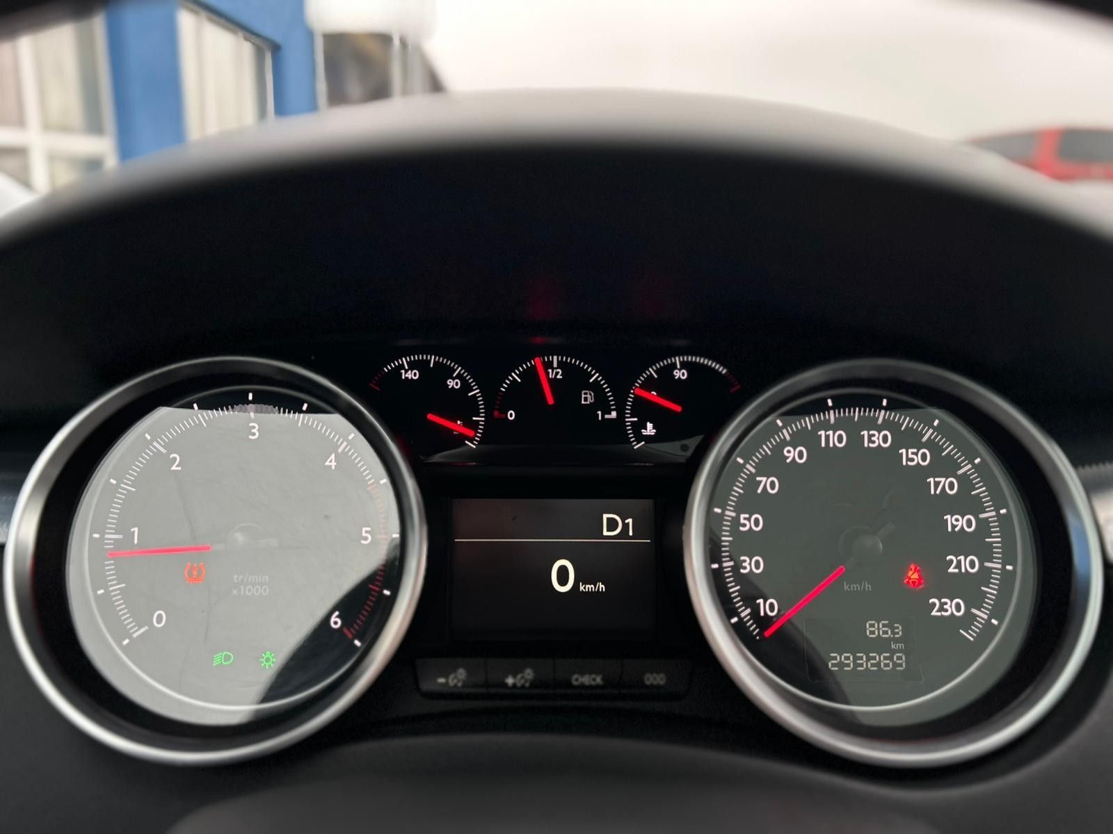 Peugeot 508, 508 SW GT 2.0 BlueHDI 180 AT6 - fotka 3