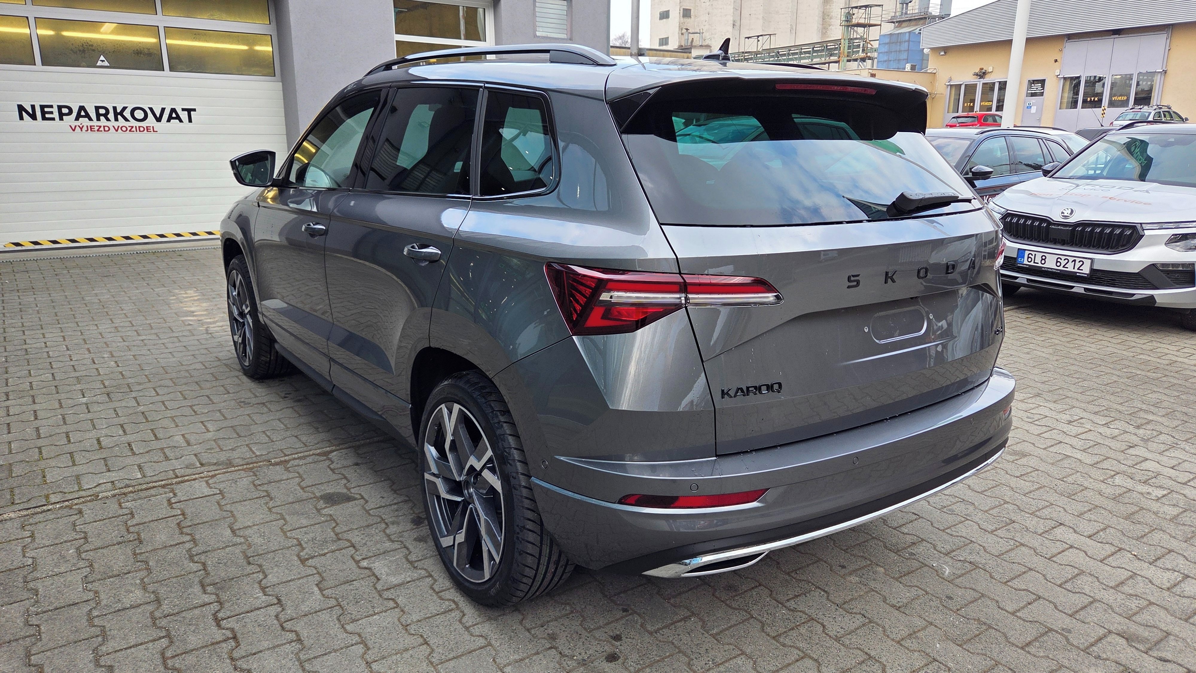 Škoda Karoq, Sportline TSI 140 kW DSG 4x4 - fotka 4