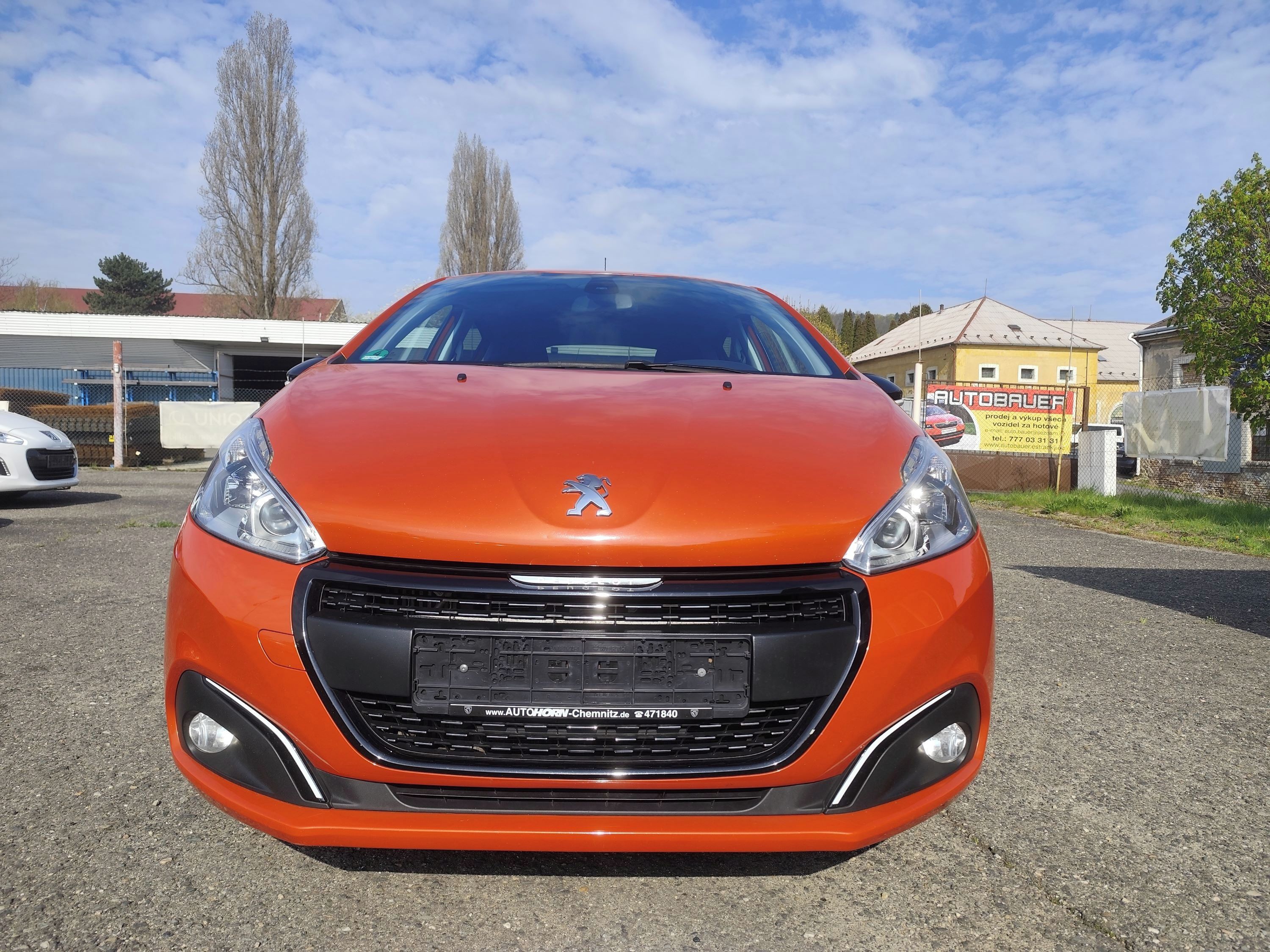 Peugeot 208, Allure 1.2i,81kw.Klimatizace - fotka 2