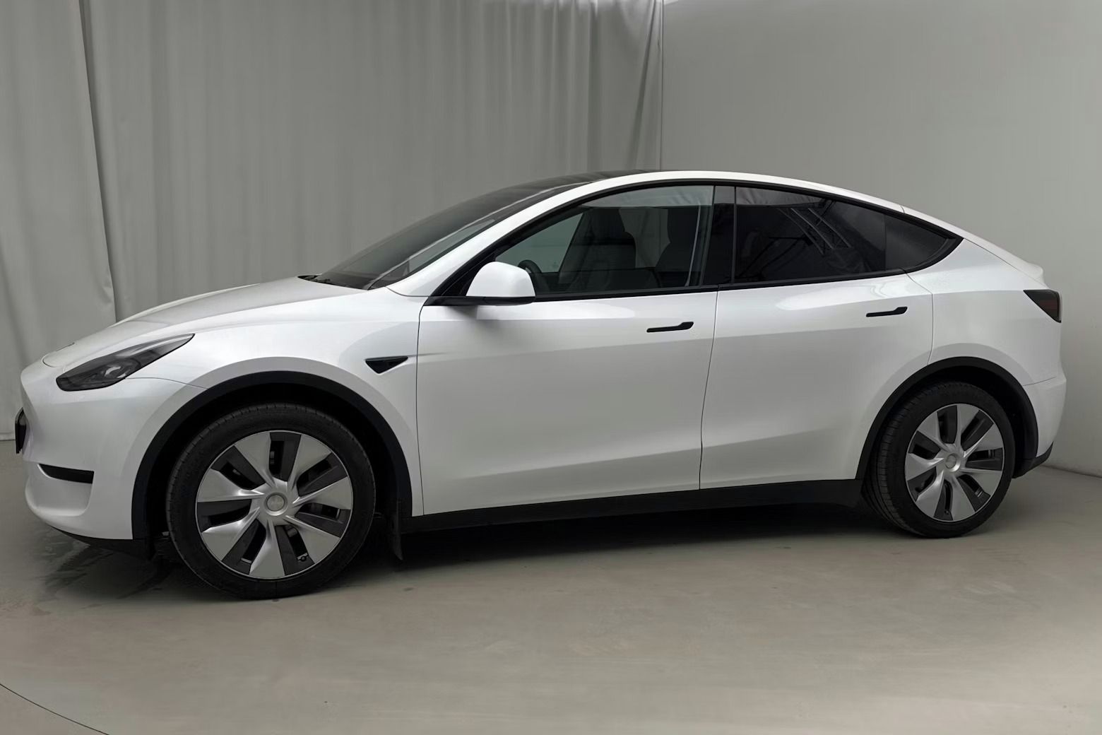 Tesla Model Y, SR+2023,Ryzen,LFP,Tažné - fotka 5