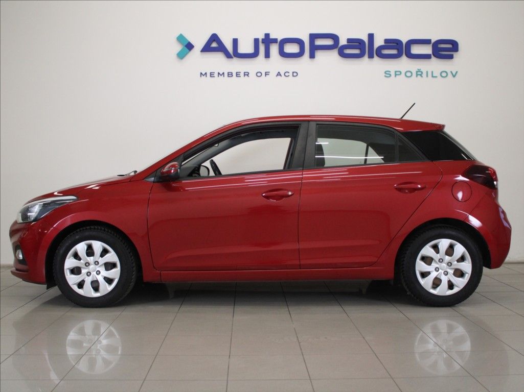 Hyundai i20, 1,3 i 55kW Family+ 27 200km! - fotka 5