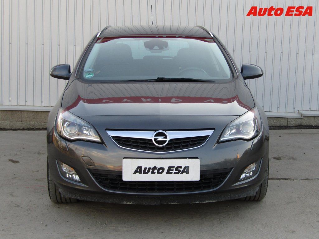 Opel Astra, 1.6 T,Cosmo,bixen,+kola - fotka 2