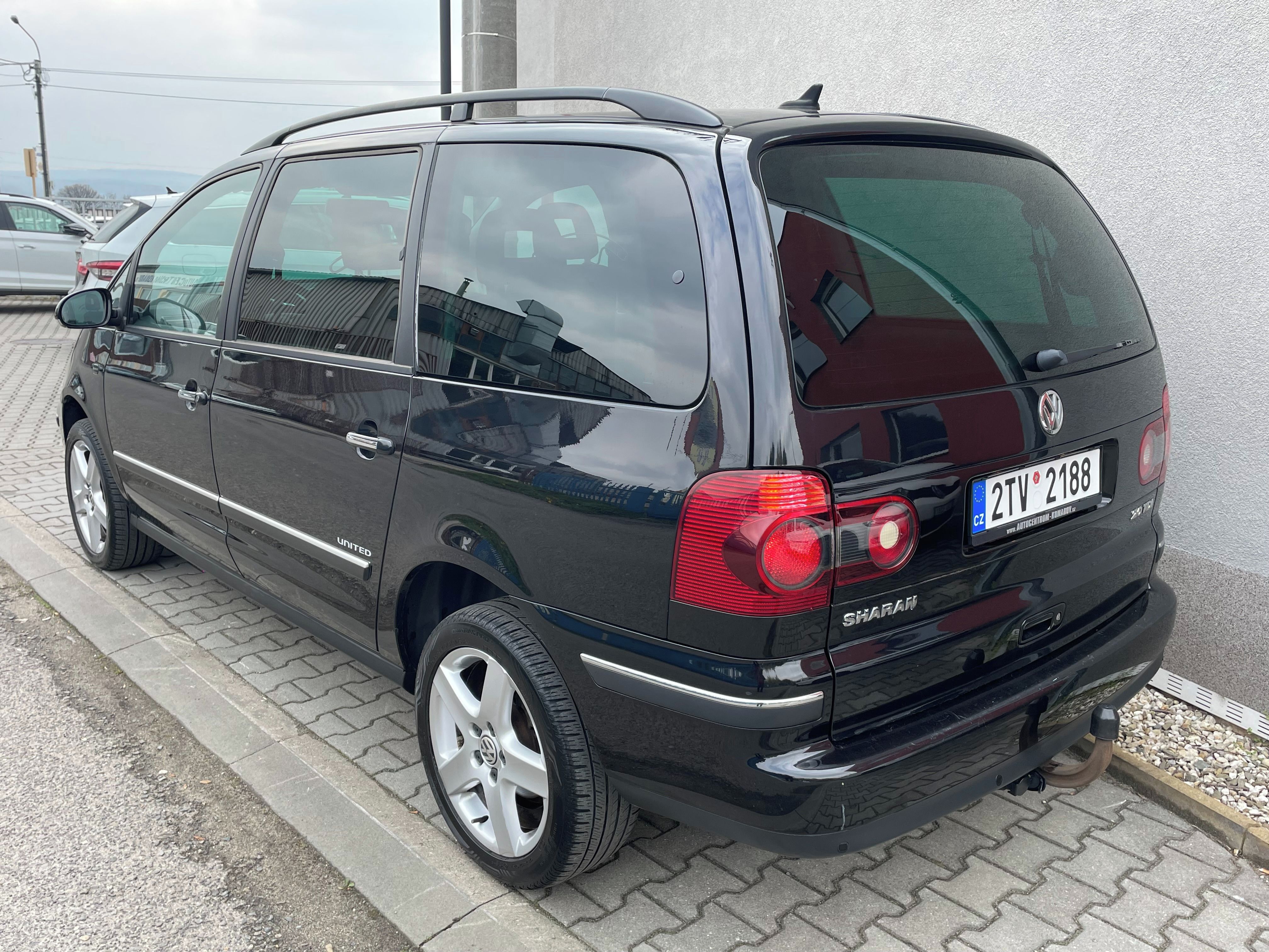 Volkswagen Sharan, 2.0 TDI United Serv.kniha - fotka 3