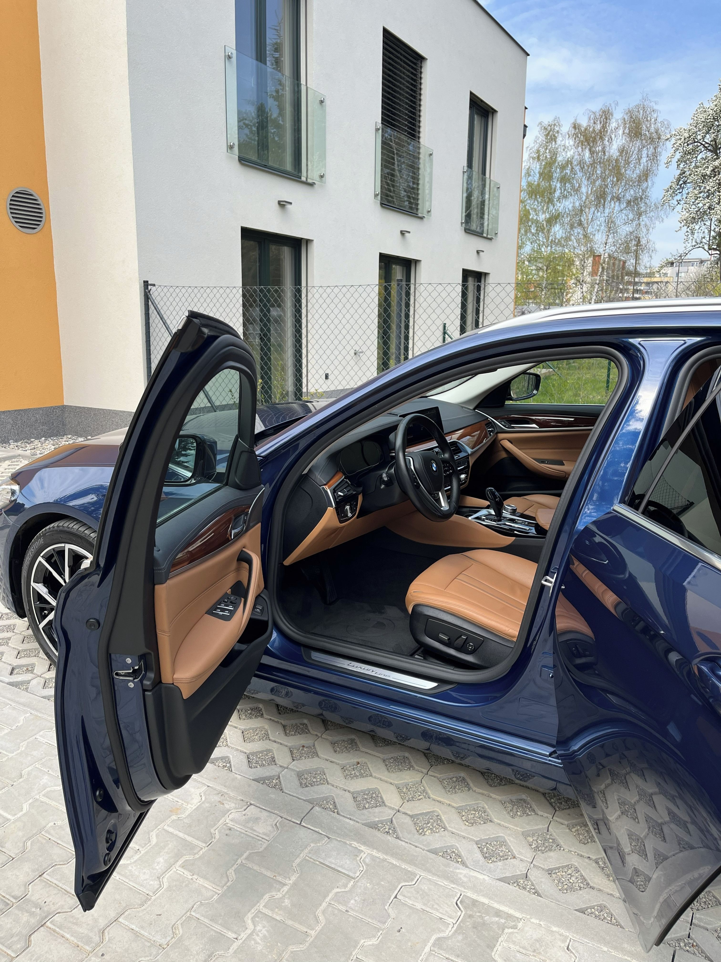 BMW Řada 5, BMW 530d xDrive Luxury Line - fotka 6
