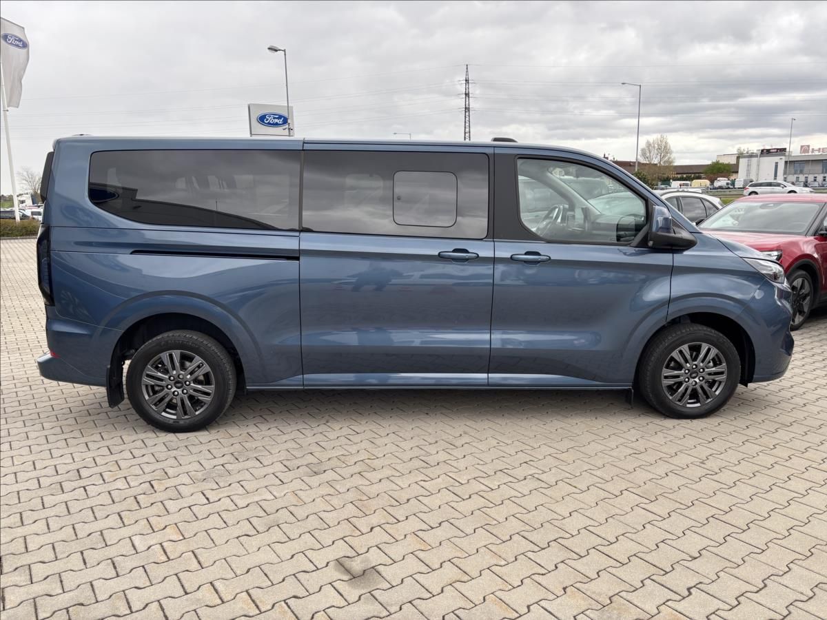 Ford Tourneo Custom, 2,0 EcoBlue 125kW L2 TitaniumX - fotka 6