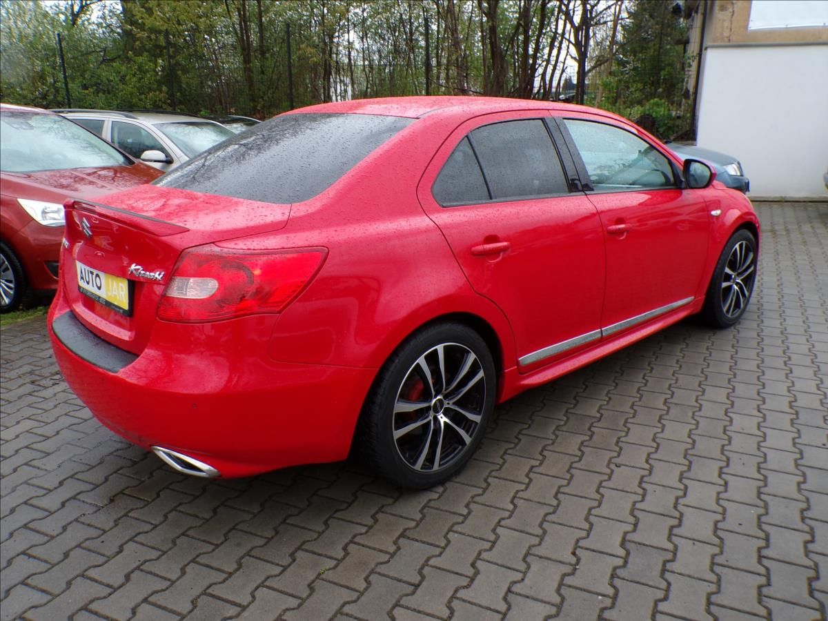Suzuki Kizashi, 2,4 i 4x4  AUTOMAT - fotka 4