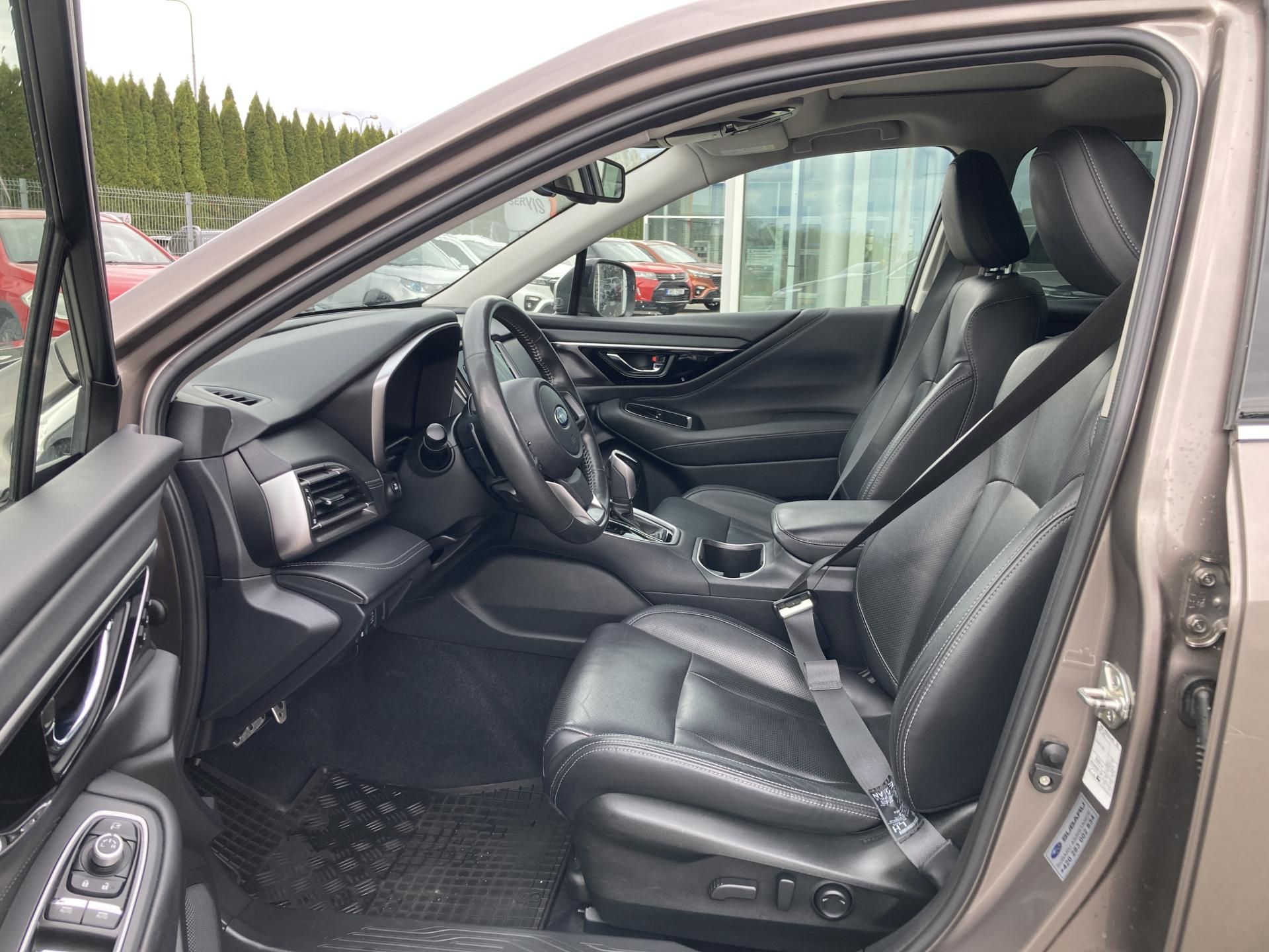 Subaru Outback, 2,5i CVT Touring * ZÁRUKA * - fotka 6