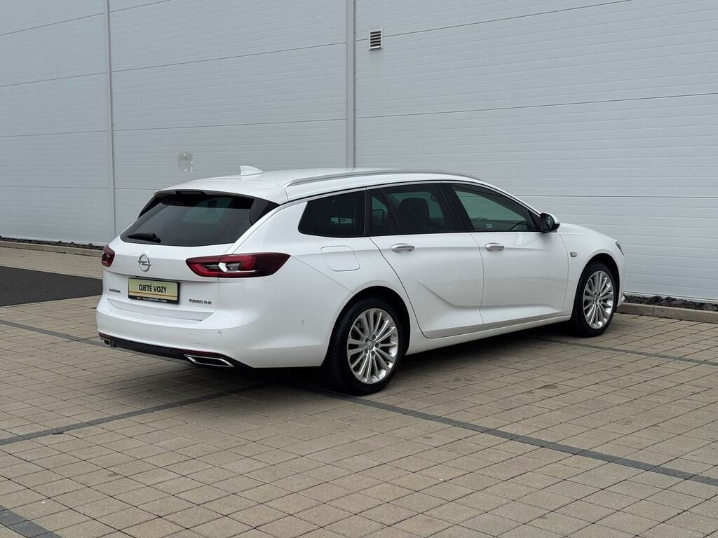 Opel Insignia, Sport Tourer 2.0 CDTi 154 kW - fotka 5