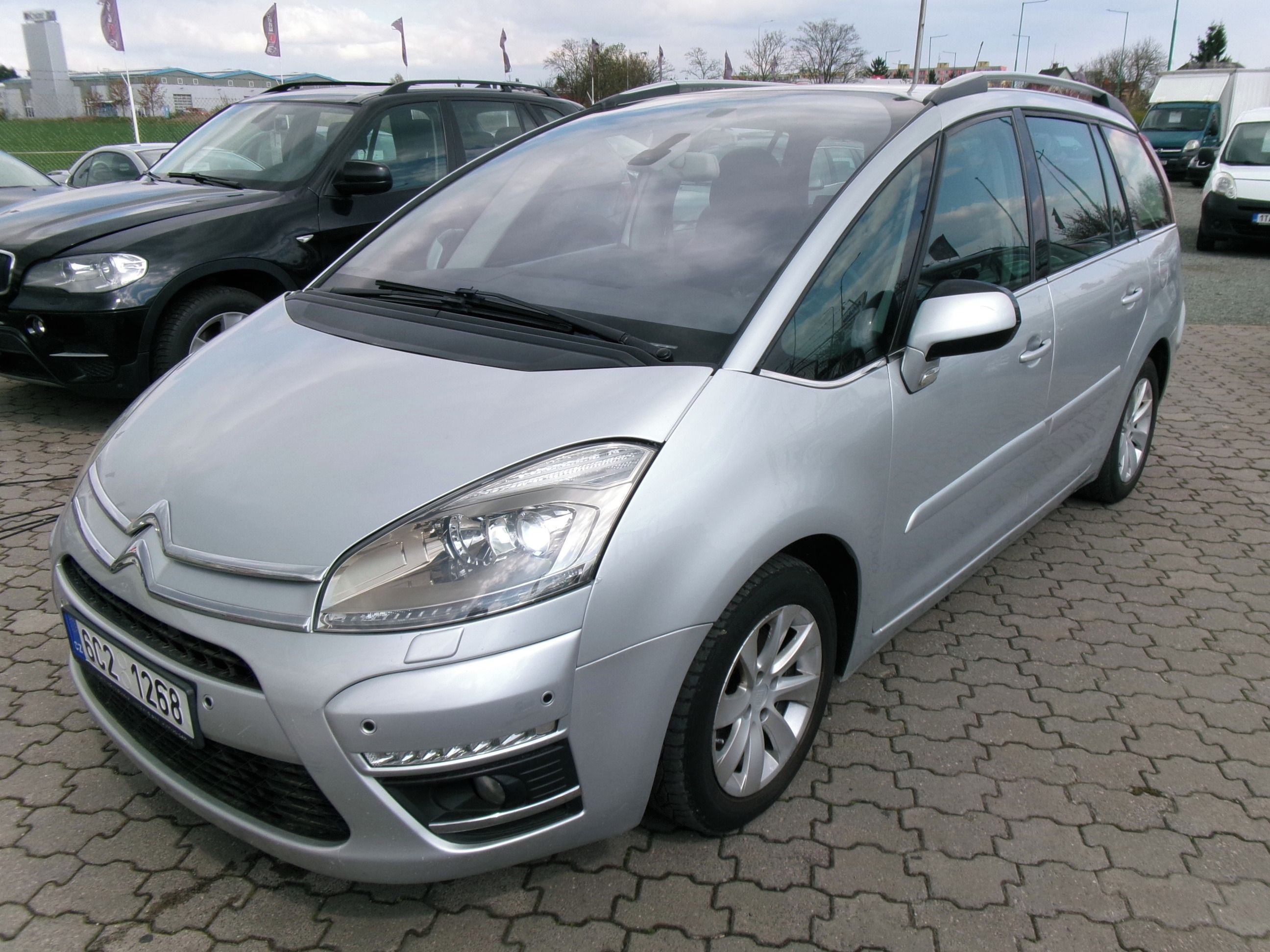 Citroën Grand C4 Picasso, 2.0HDi,Exclusive,7 míst - fotka 3