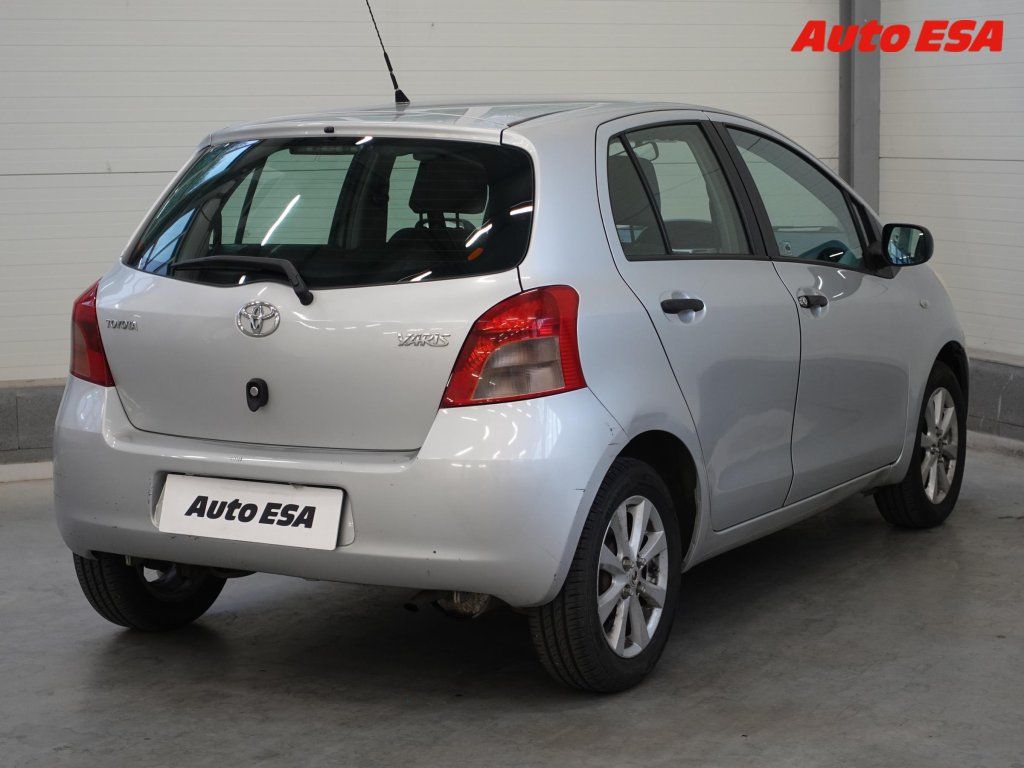 Toyota Yaris, 1.1VVT-i - fotka 4