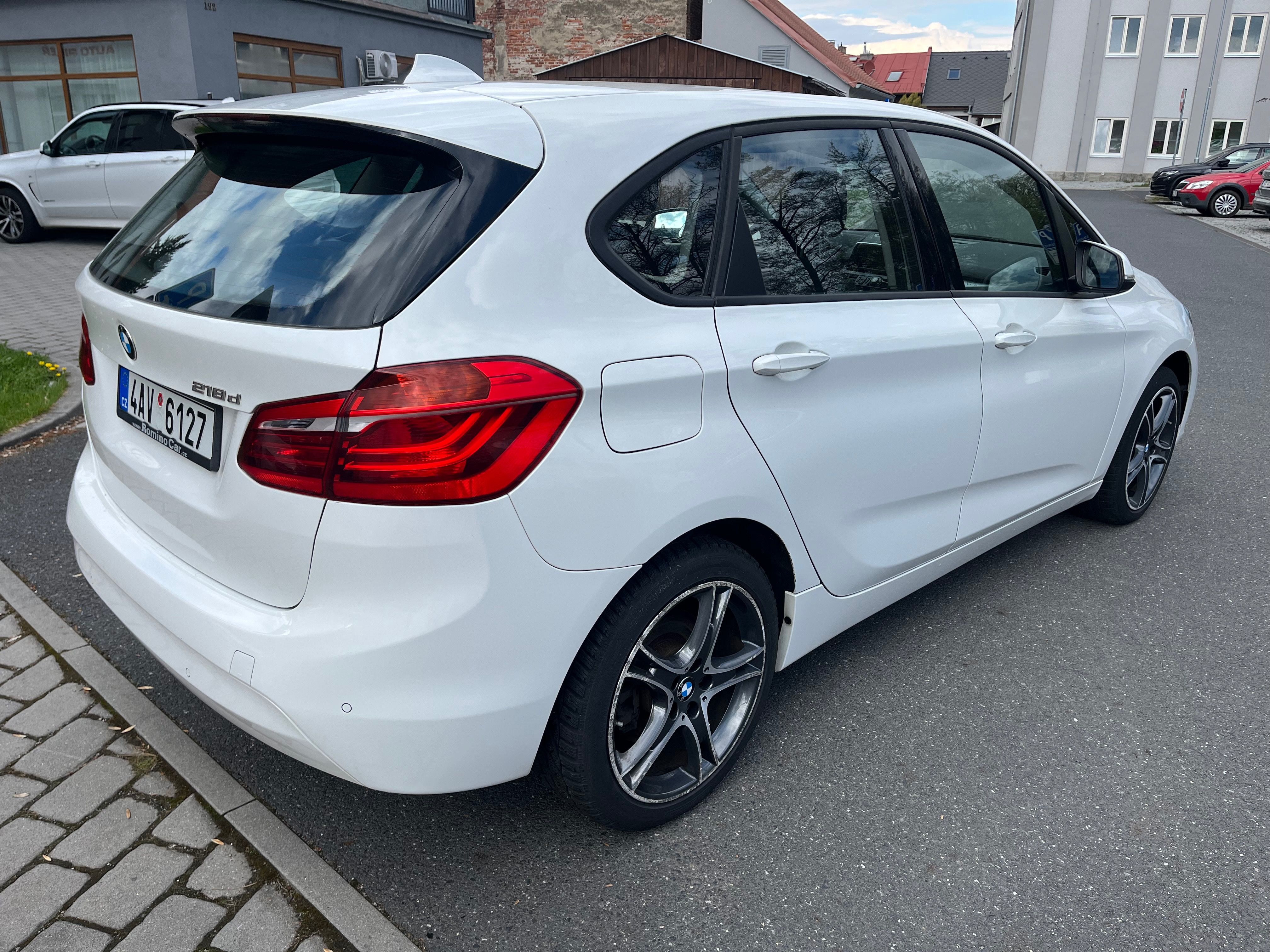 BMW Řada 2, 218d Active Tourer - fotka 4