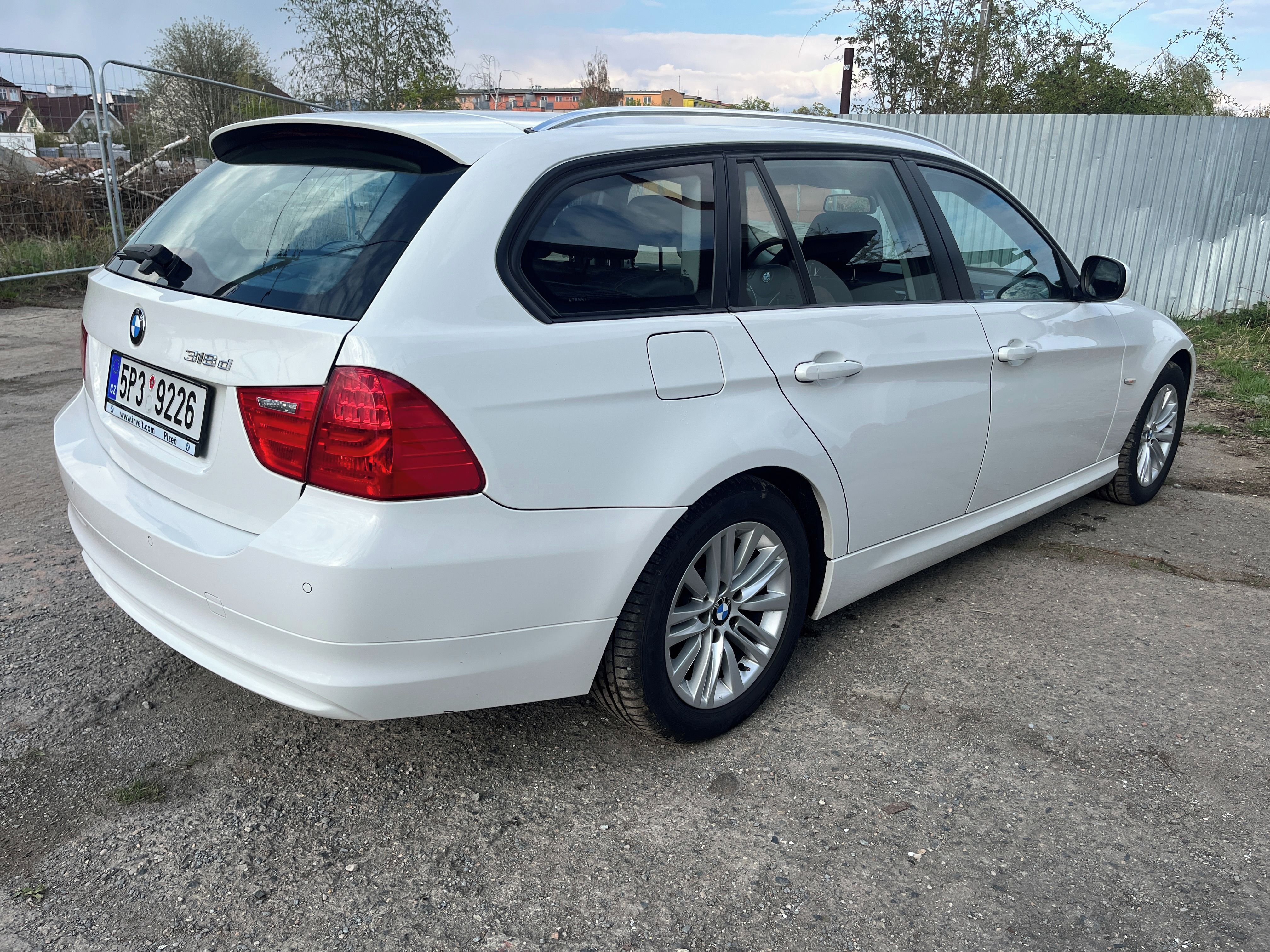 BMW Řada 3, 318D 105kw 1.maj 117.000km top - fotka 5