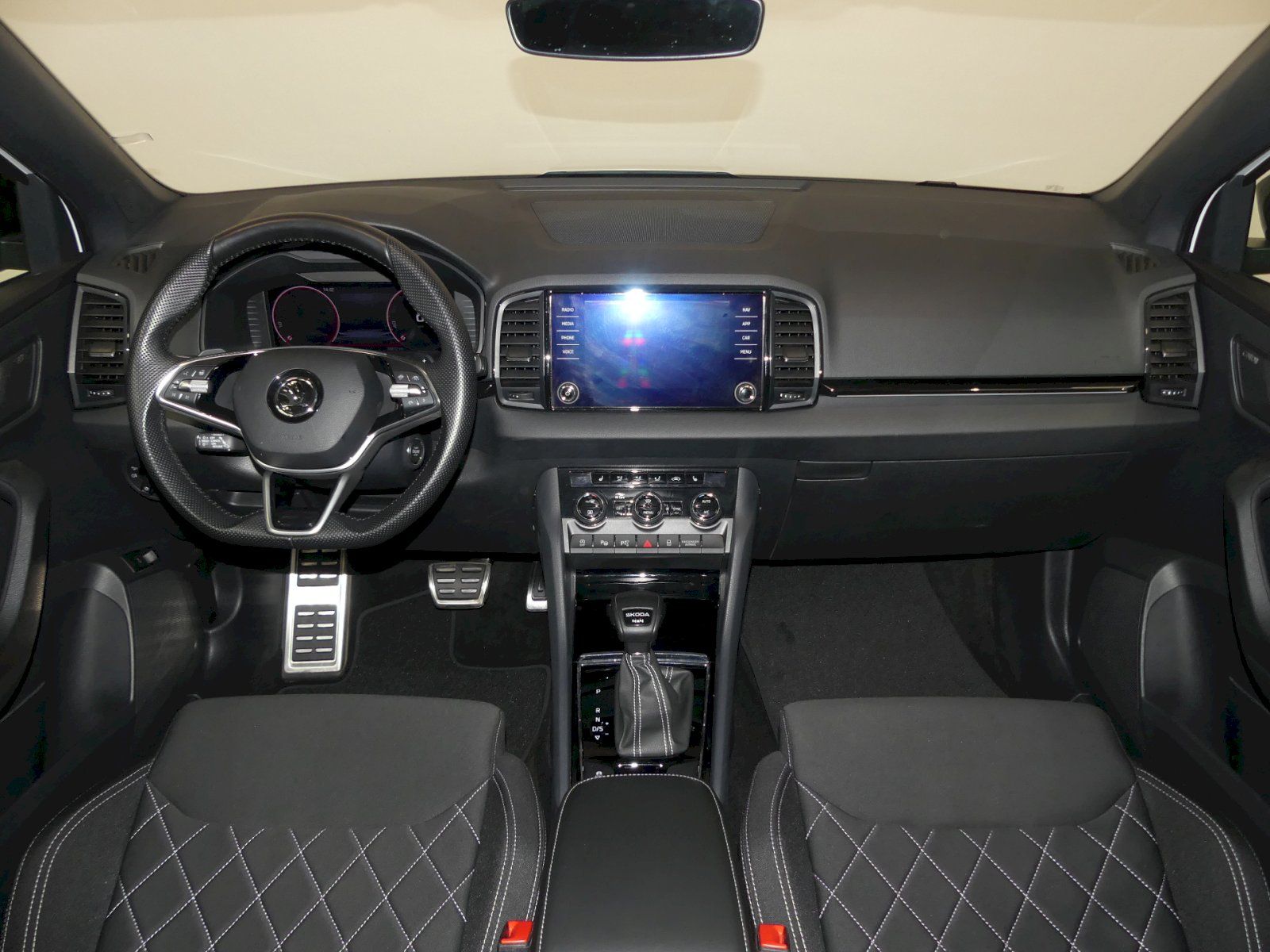 Škoda Karoq, SportLine 4x4 DSG 2.0TSI 140kW - fotka 5