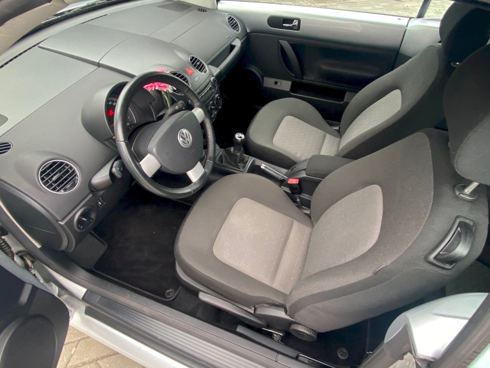 Volkswagen New Beetle, 1.6 MPI 75 kW Premium - fotka 5