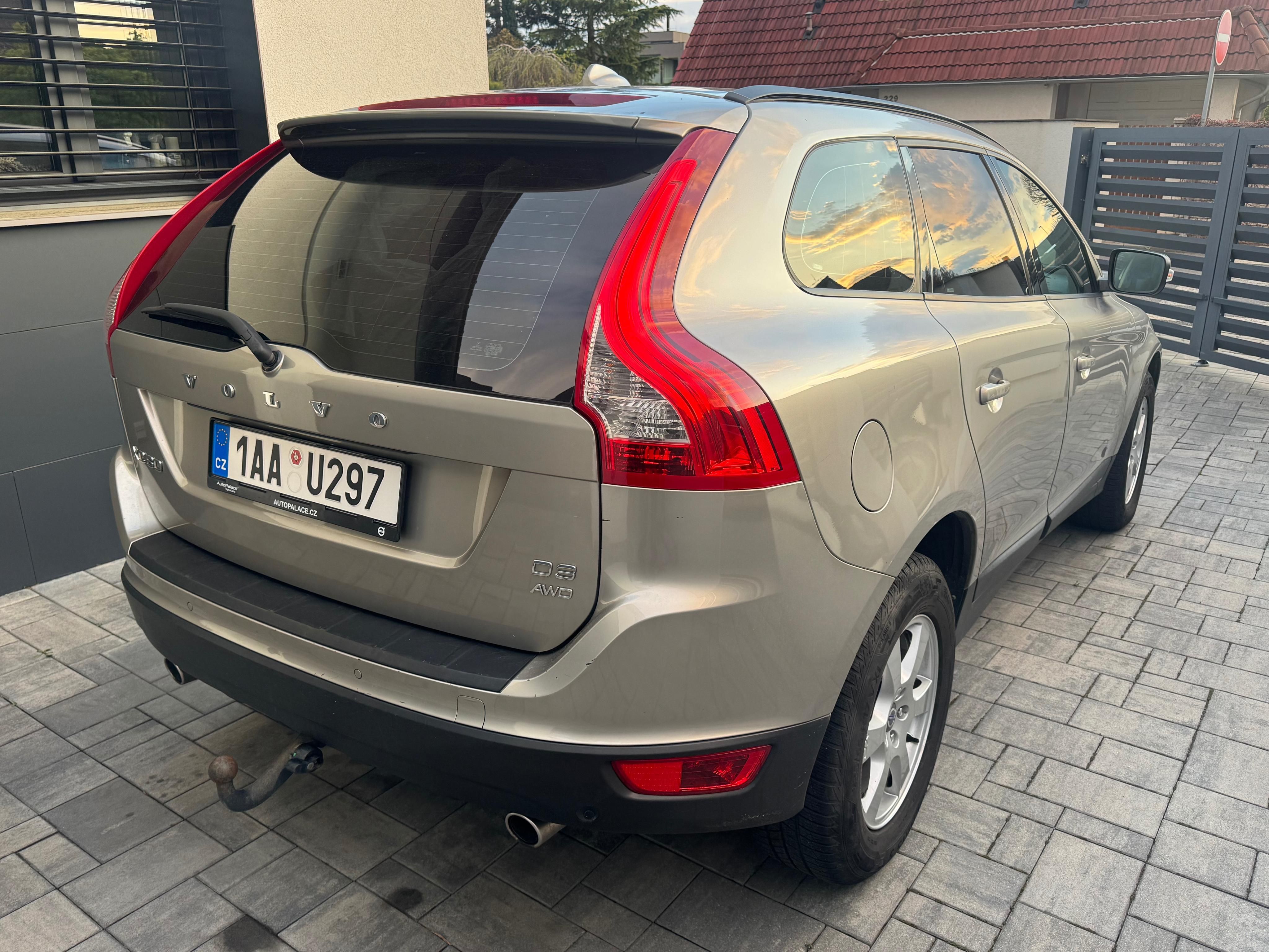 Volvo XC60, 2.4,D3,AWD,AT,ČR původ,DPH - fotka 6