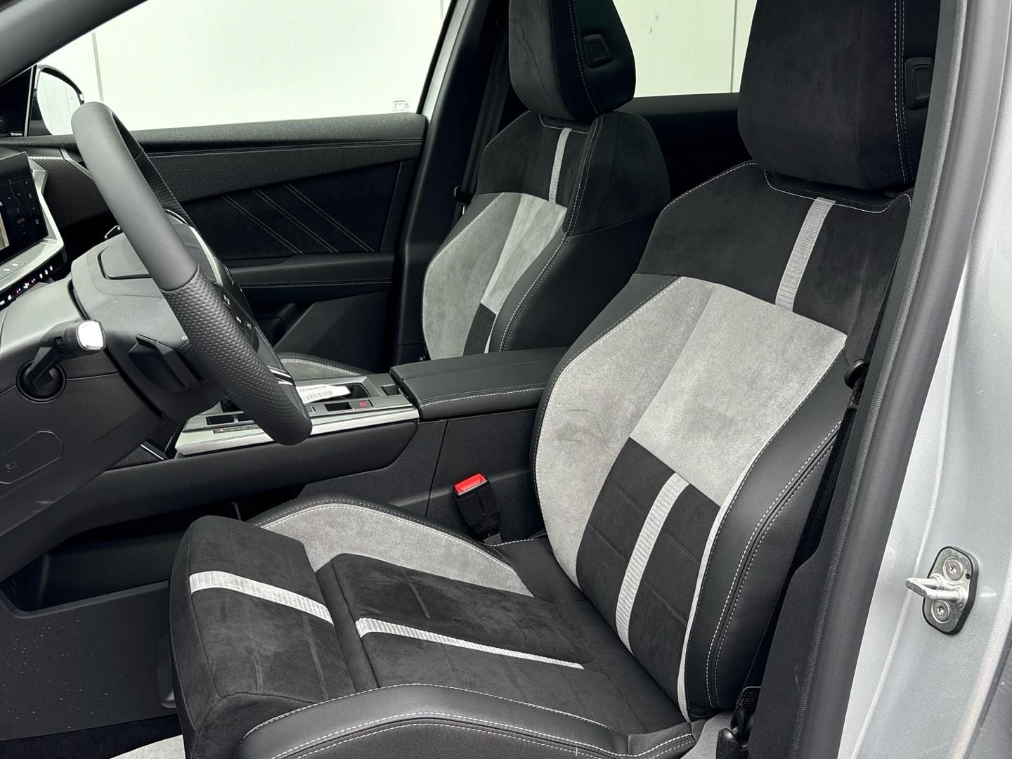 Opel Grandland, 1.6Turbo 195k PHEV 143kW Ultim - fotka 5