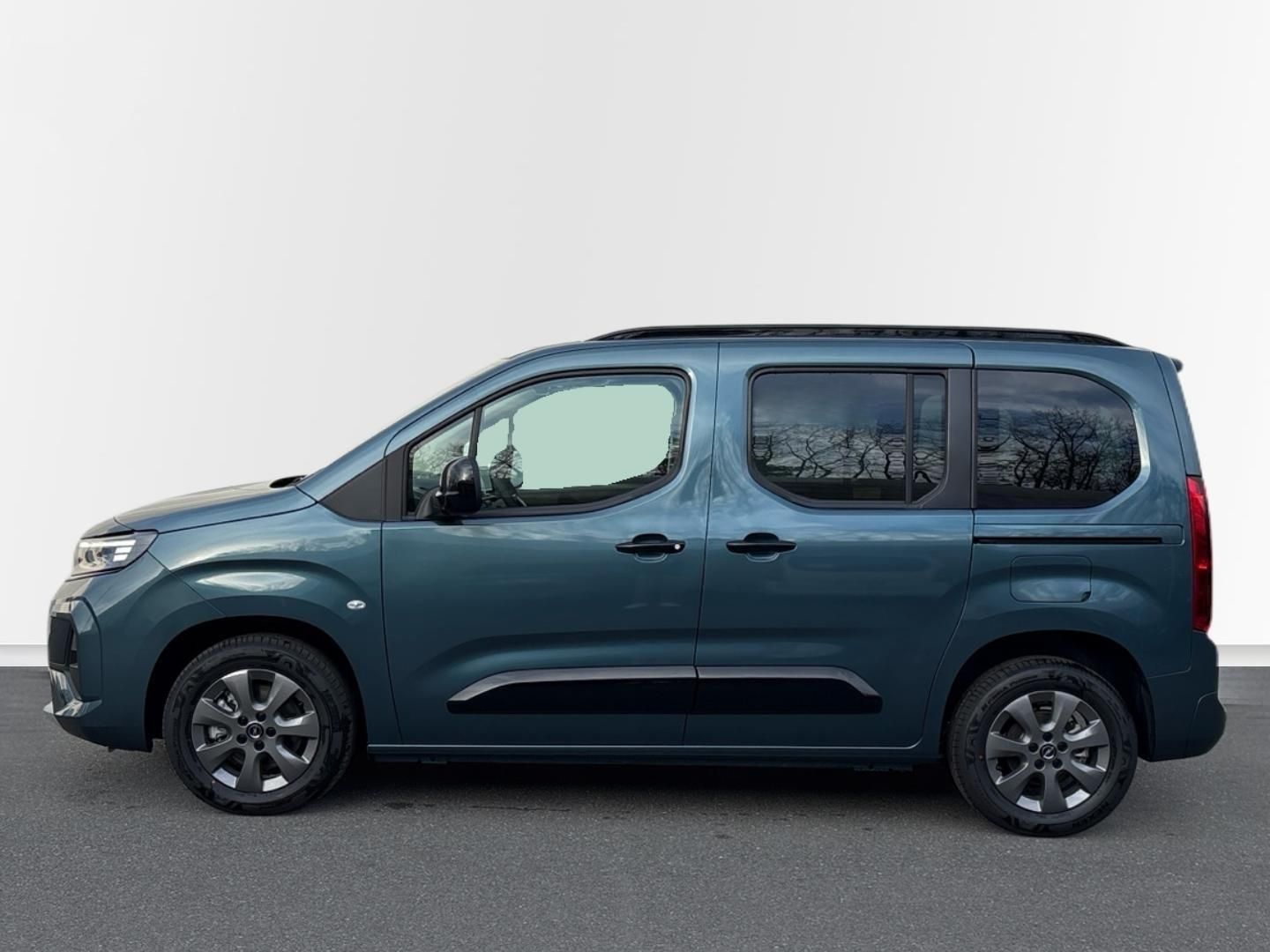 Opel Combo, 1.5CDTi 130k 96kW Elegance Plu - fotka 2