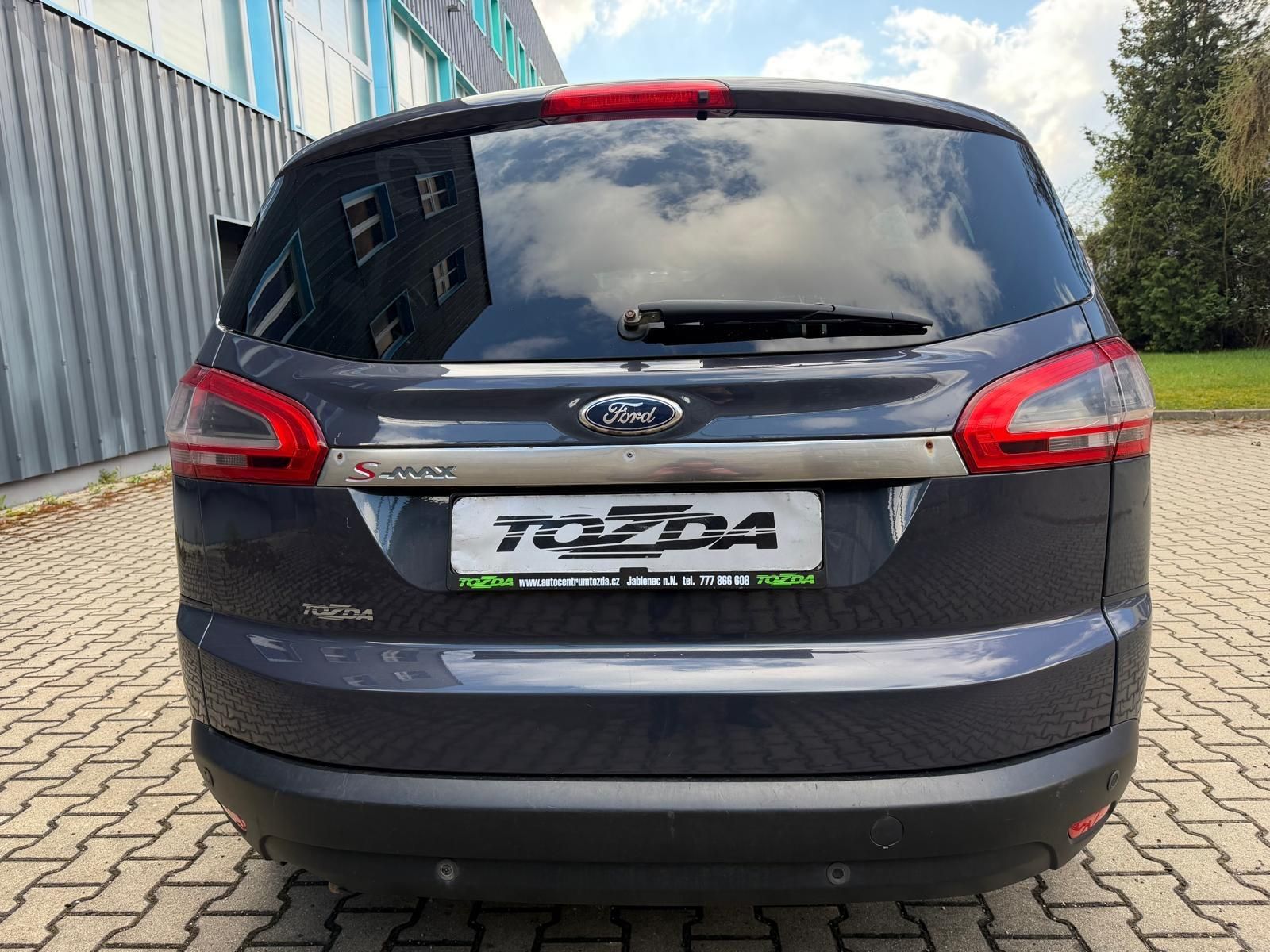 Ford S-MAX, 2,0 TDCi 7- místný/ pneu / - fotka 4