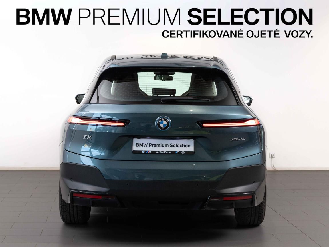 BMW iX, xDrive50 - fotka 5