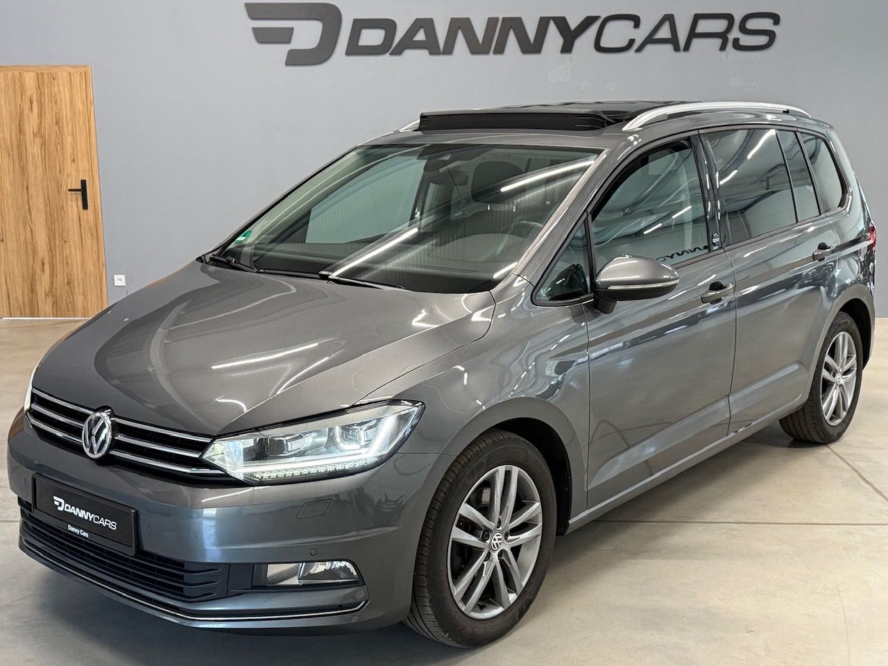 Volkswagen Touran, 2.0TDI, edice SOUND, 7 MÍST