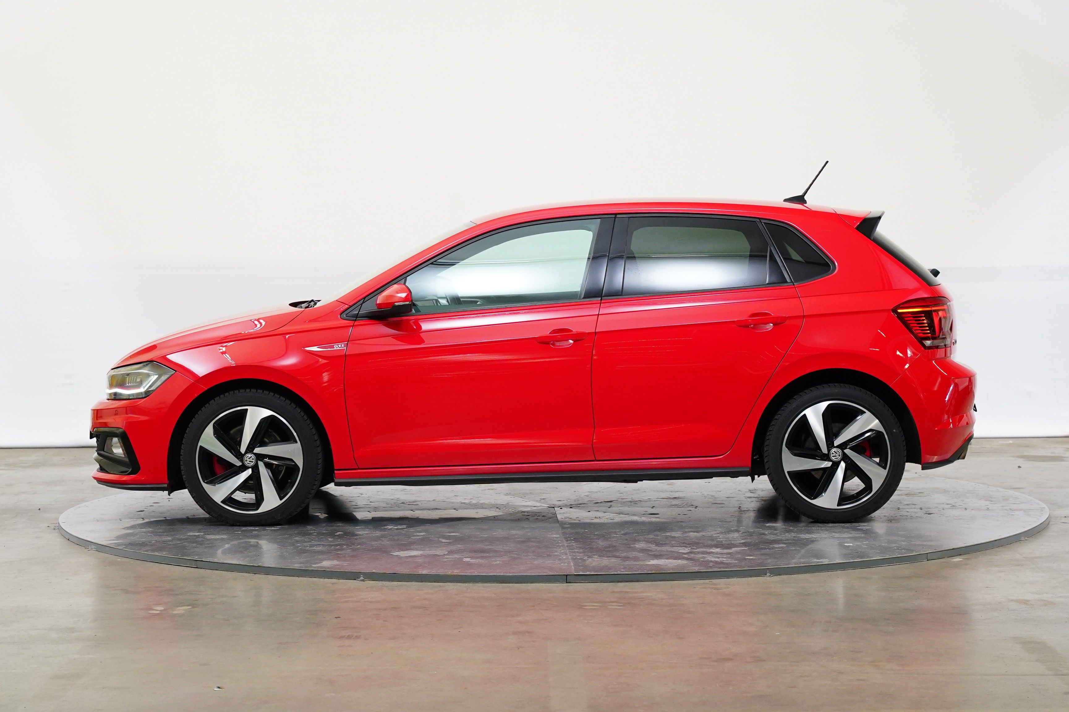 Volkswagen Polo, 2.0 TSI 147 kW GTI - fotka 3