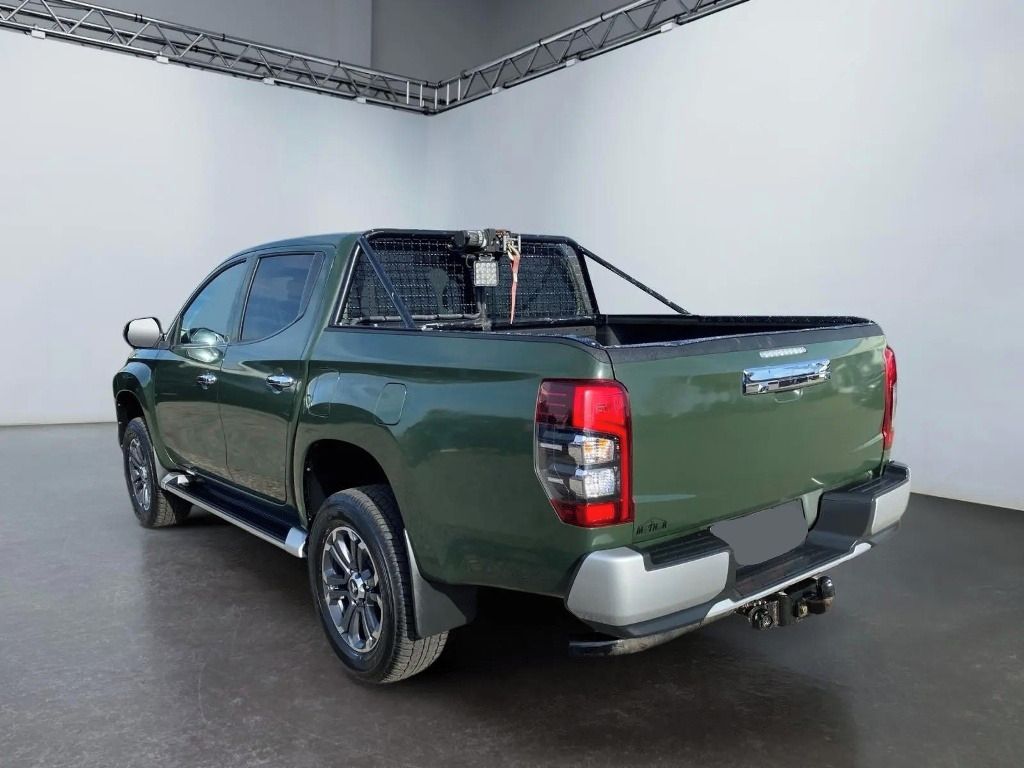 Mitsubishi L200, 2.2 DI-D 4WD*Kůže*Navi*Led* - fotka 2