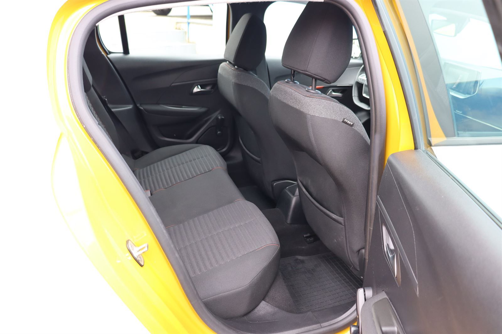 Peugeot 208, ACTIVE 1.5 BlueHDi 100 - fotka 6