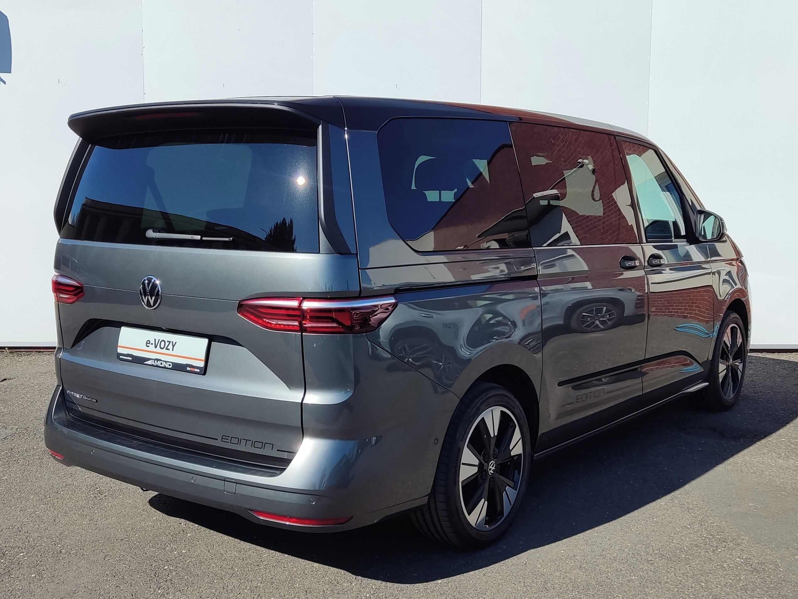 Volkswagen Multivan, 1.5 TSI PHEV 4MOT LIFE EDITION - fotka 2