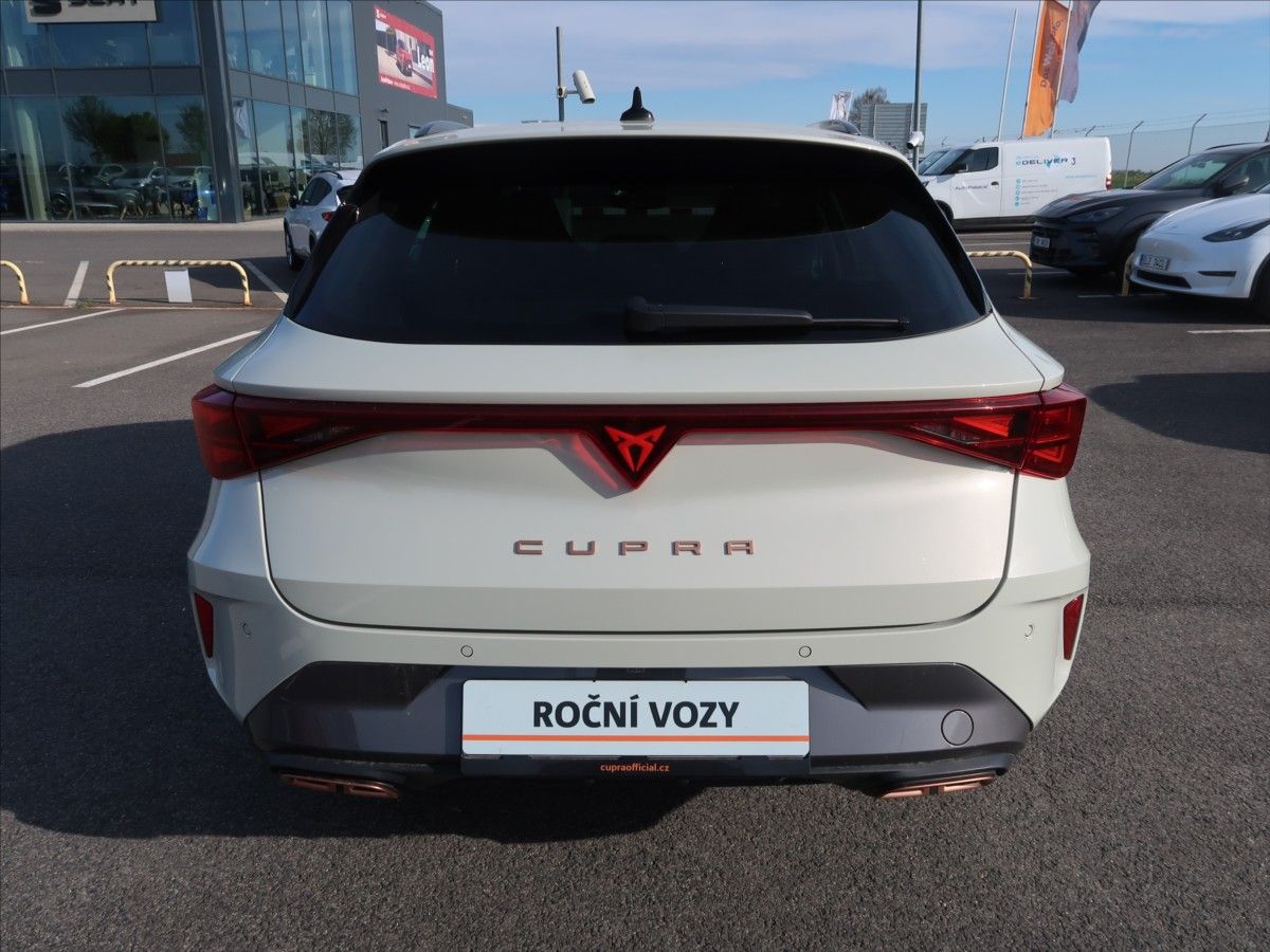 Cupra Leon, 1,5 ST SP e-HYBRID 204k DSG - fotka 6