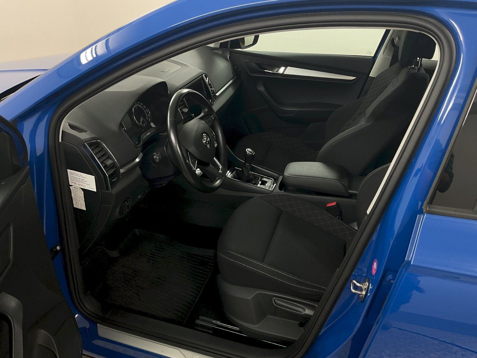 Škoda Karoq, Ambition 1,0 TSI 85 kW  6 Manu - fotka 5