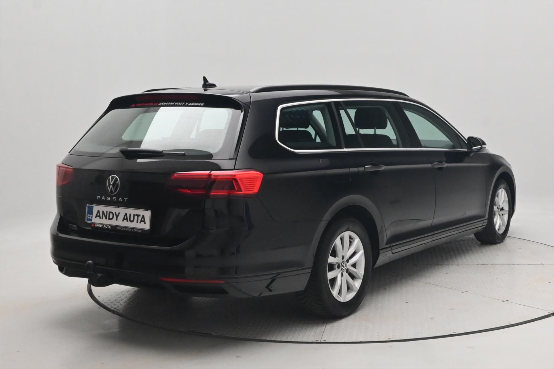Volkswagen Passat, 2,0 TDI 110kW DSG Business Zár - fotka 5