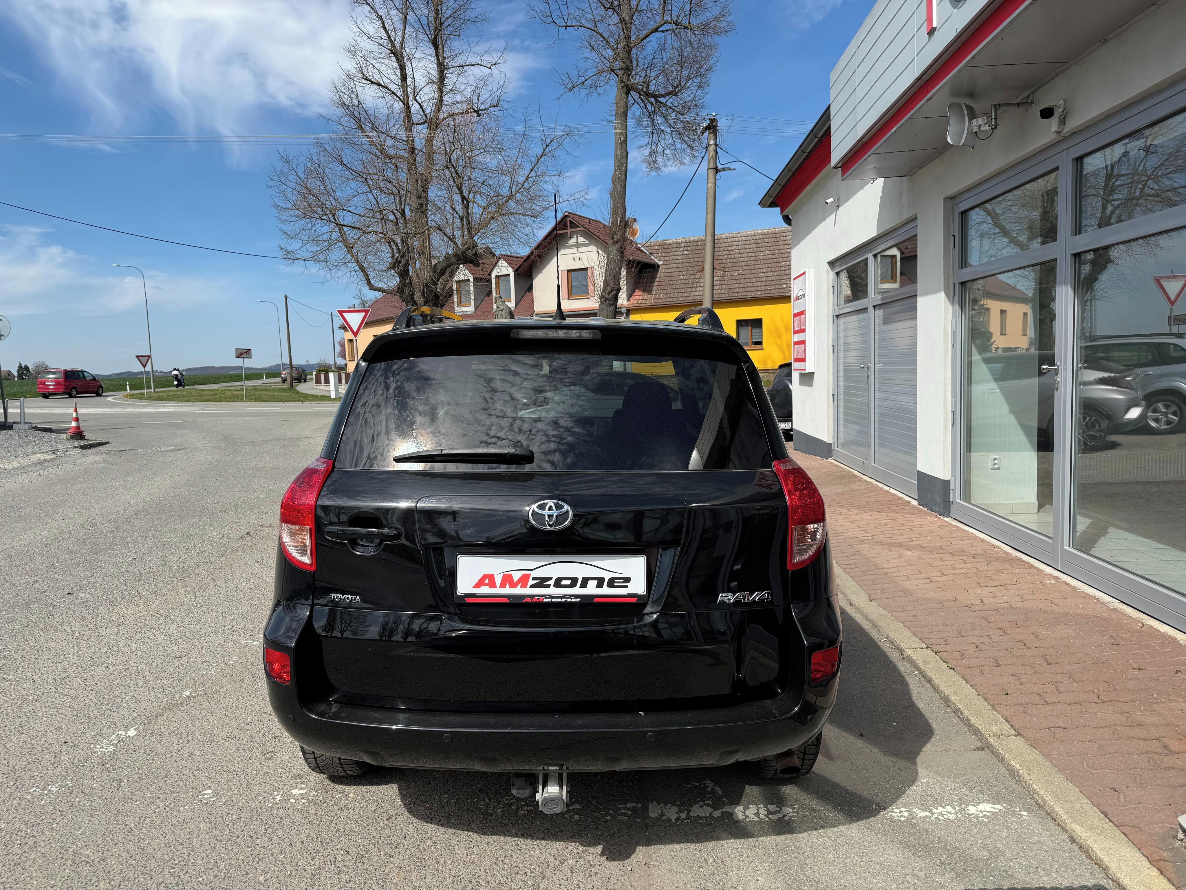 Toyota Rav4, 2,0 VVTI 4X4 AUTOMAT TAŽNÉ ZAŘ - fotka 5