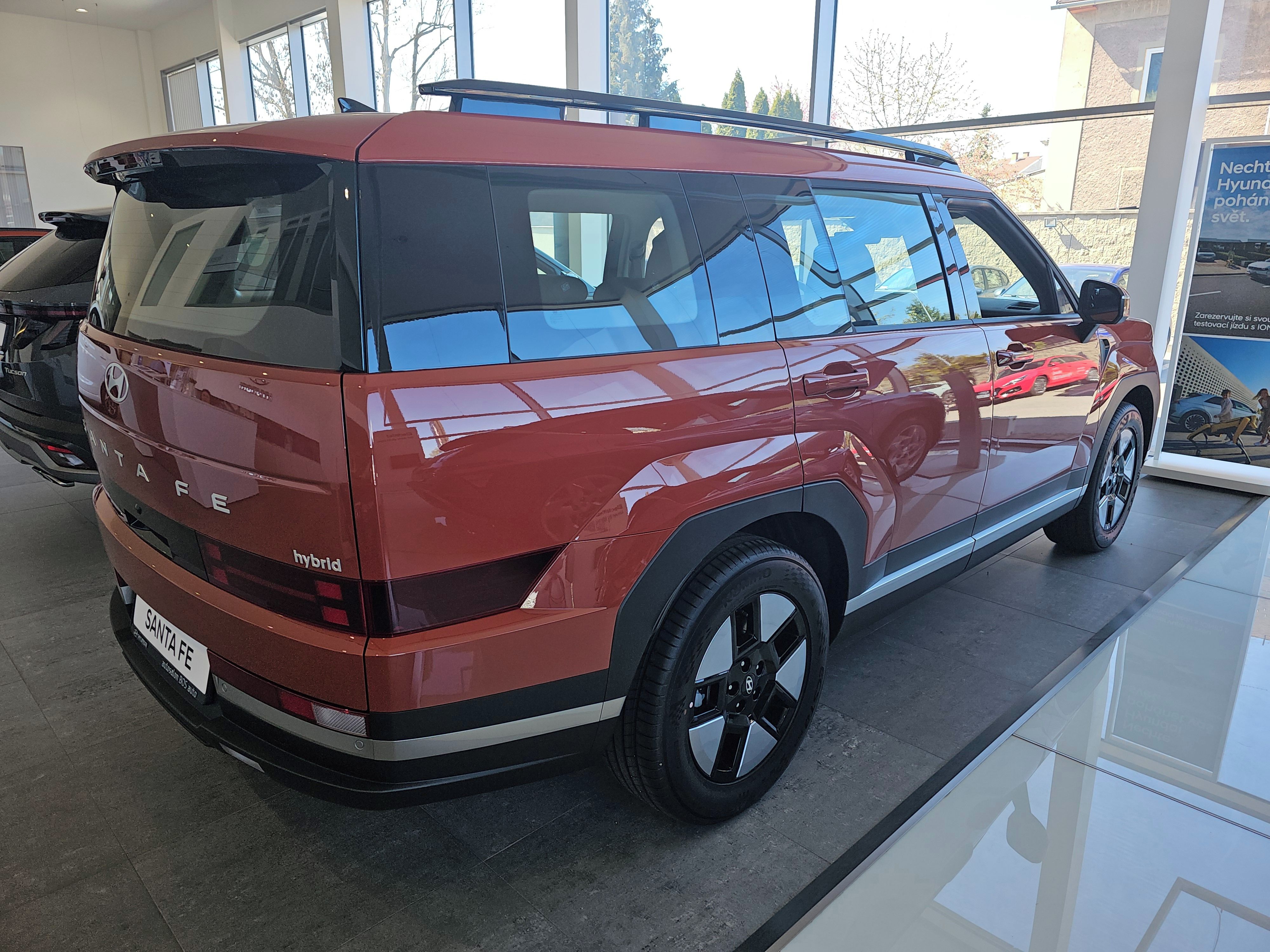 Hyundai Santa Fe, HEV 4x2 6AT Comfort - fotka 3