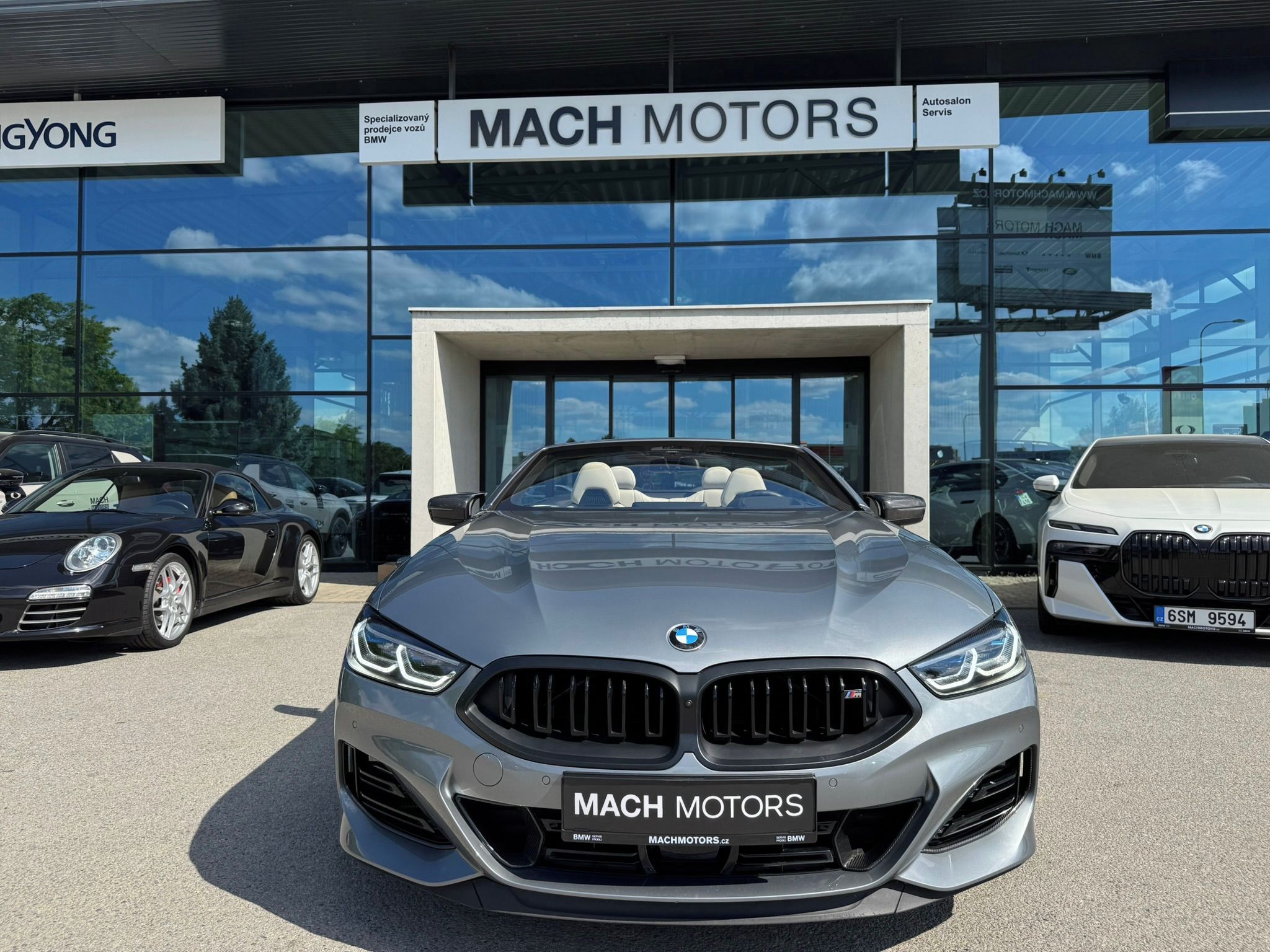 BMW Řada 8, M850i xDrive Cabrio 2025/09 - fotka 3