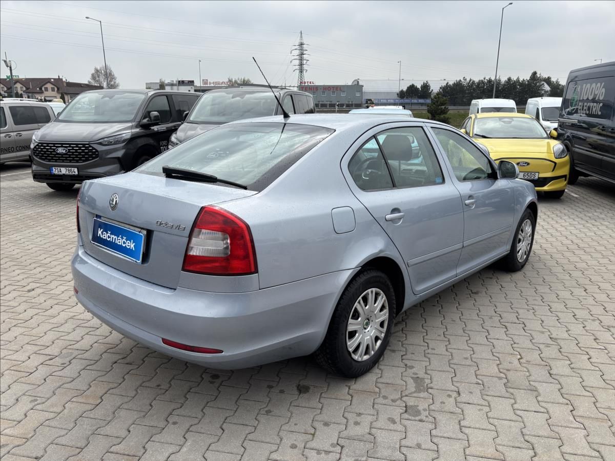 Škoda Octavia, 1,9 TDI 77kW Ambiente - fotka 5