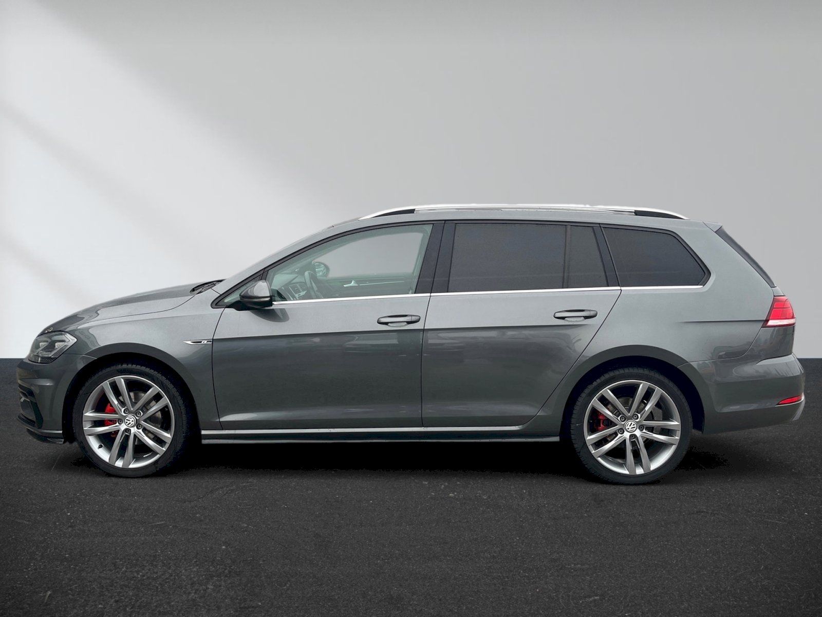 Volkswagen Golf Variant, R-LINE 1.5 TSI 110 kW - fotka 3