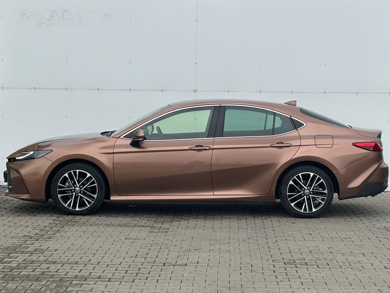 Toyota Camry, 2.5 Hybrid e-CVT Prestige - fotka 3